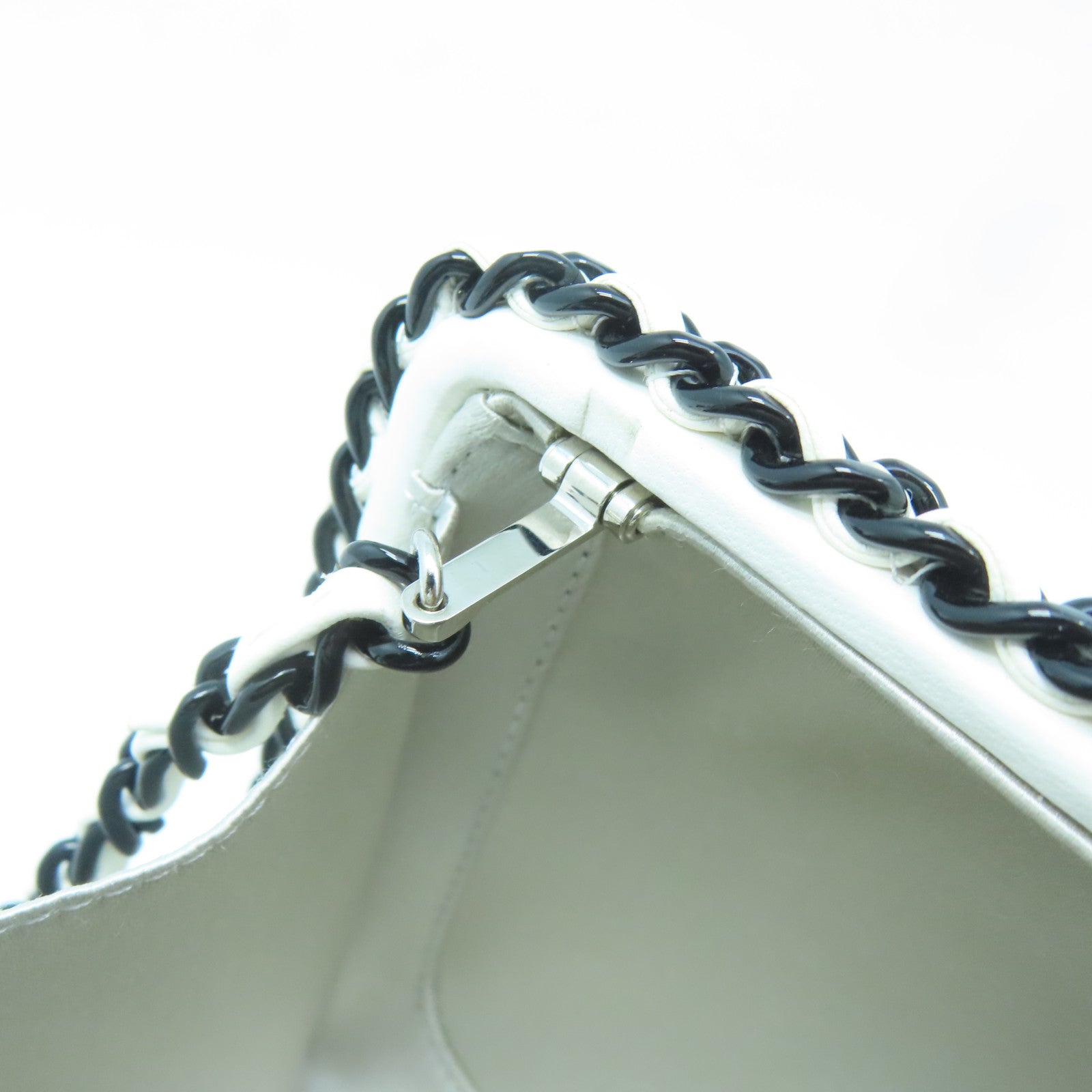 CHANEL Cowhide Leather Chain Shoulder Silver Buckle Chain Belt Shoulder Bag White