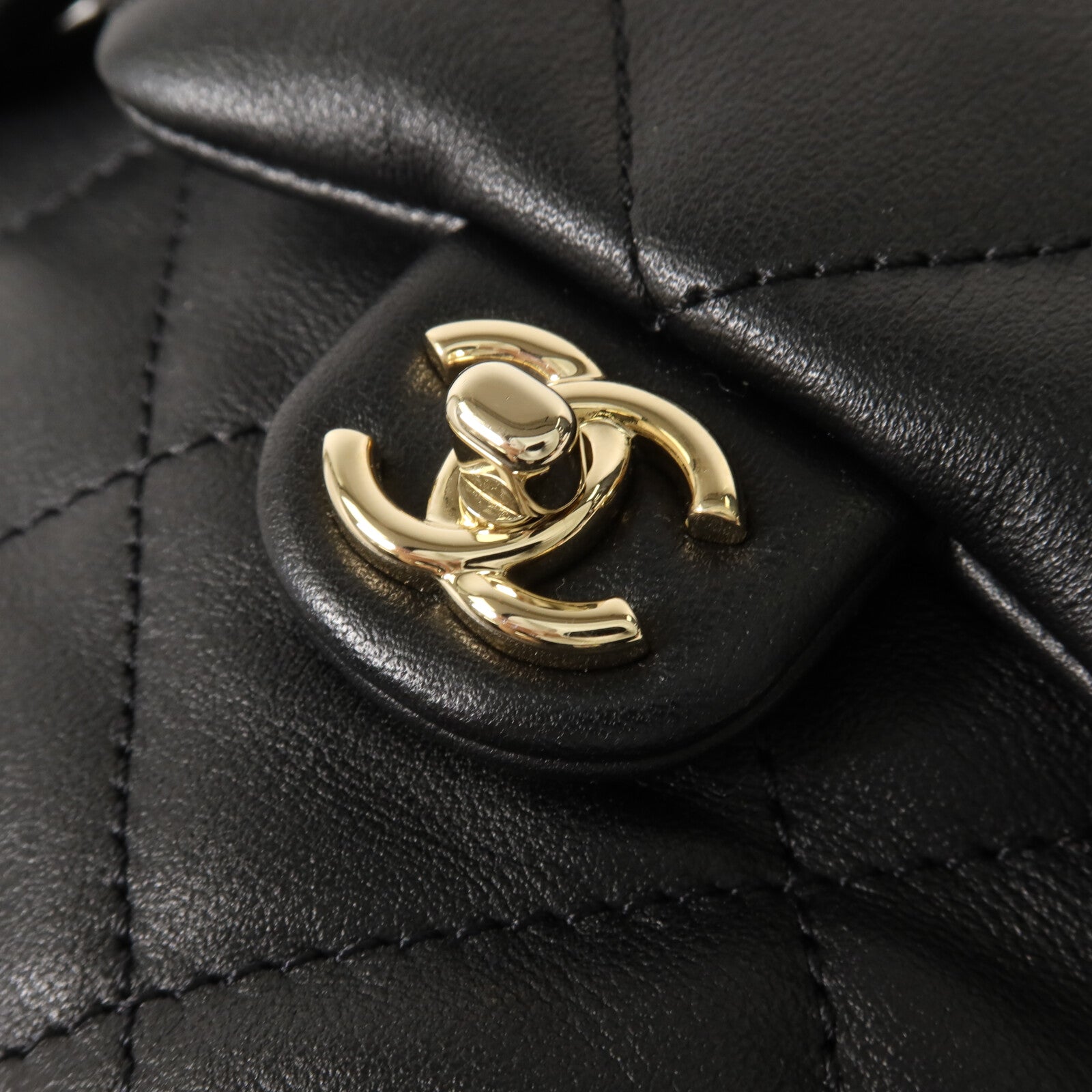 CHANEL 牛皮皮革Backpack鏈帶背包