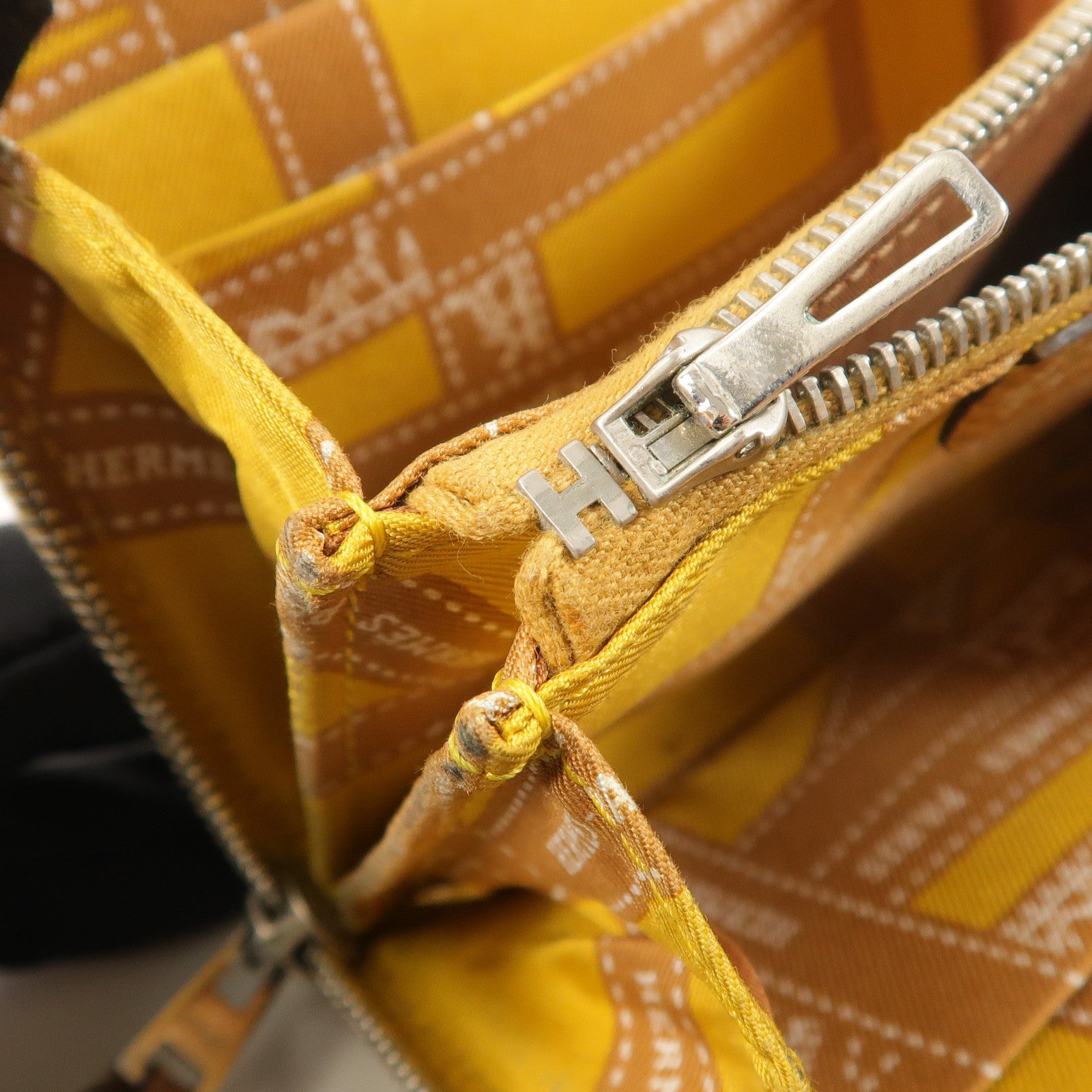 HERMES Epsom皮革/絲質Silk In Compact錢包Gold