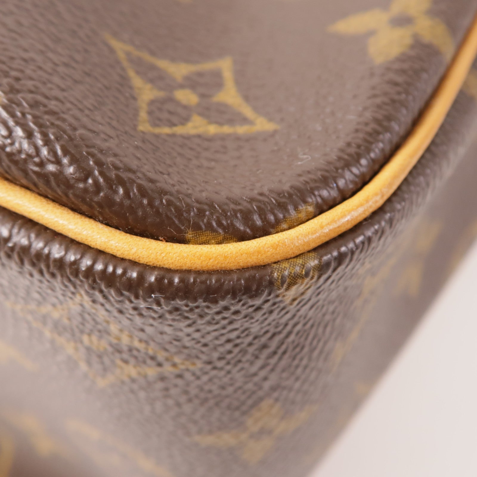 LOUIS VUITTON Monogram Cite GM金扣肩背袋