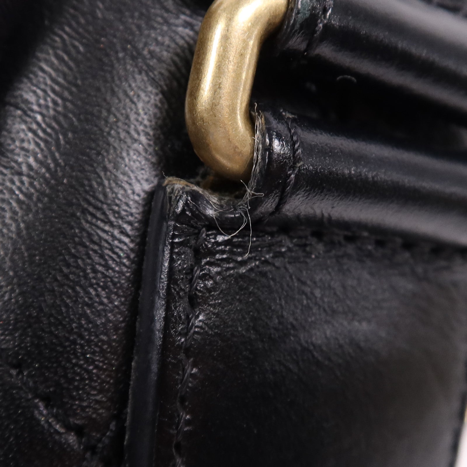 CHANEL 牛皮皮革Gabrielle Medium鏈帶肩背袋