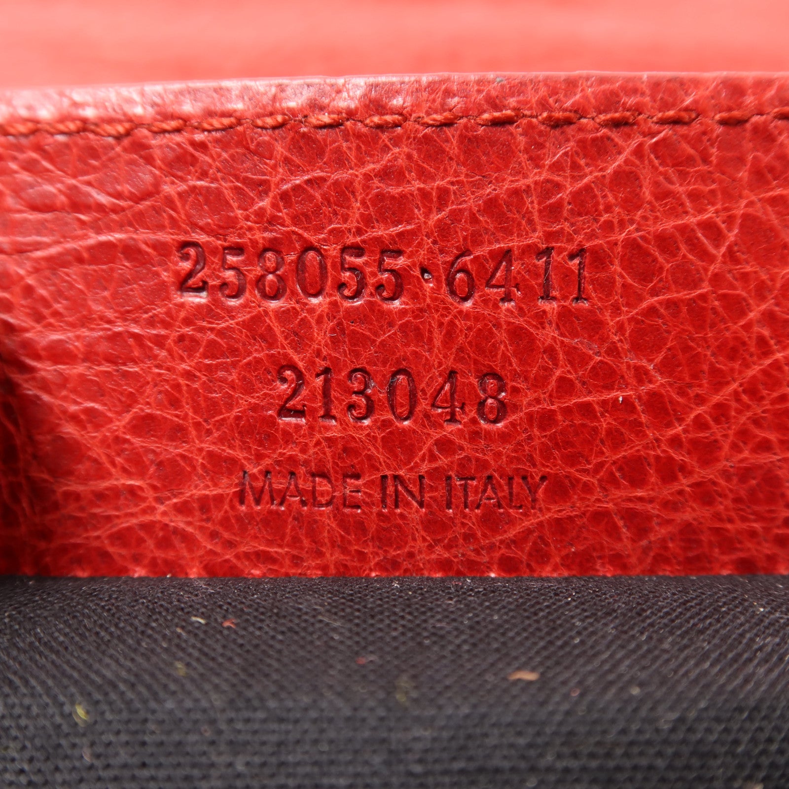 BALENCIAGA 牛皮皮革Clutch銀扣手拿包