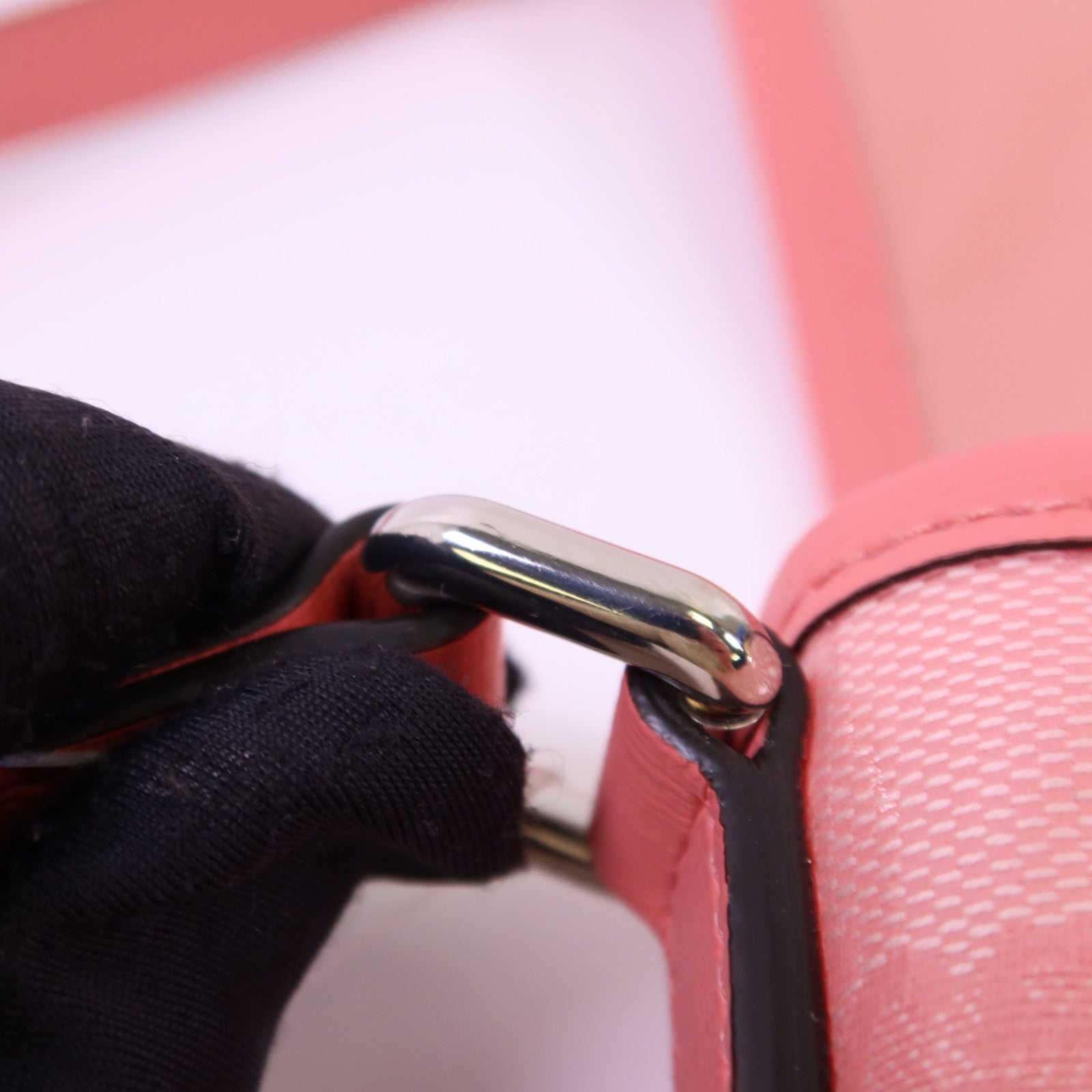 GUCCI 塗層帆布GG Supreme銀扣肩背袋