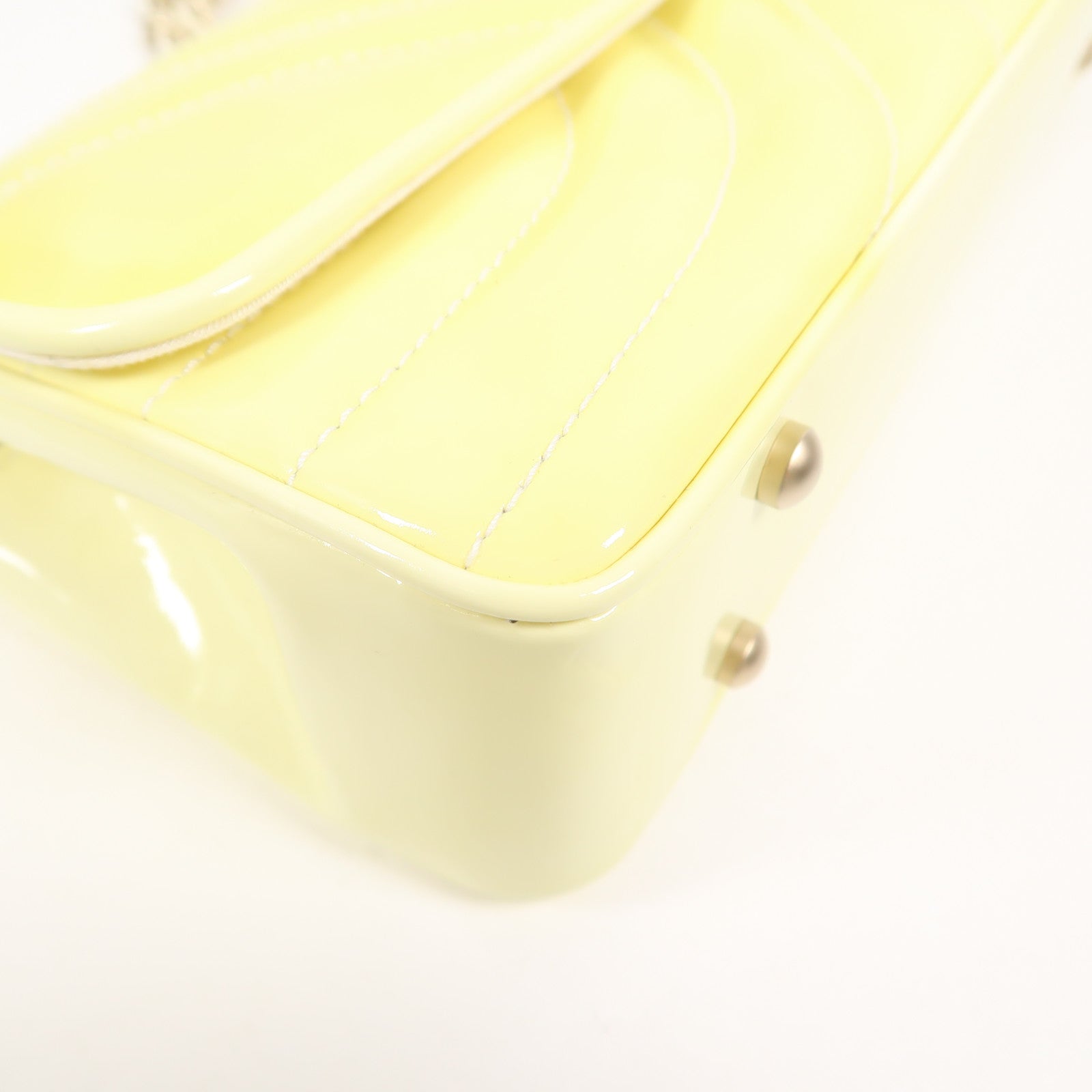 CHANEL 漆皮皮革Chain Shoulder金扣鏈帶肩背袋