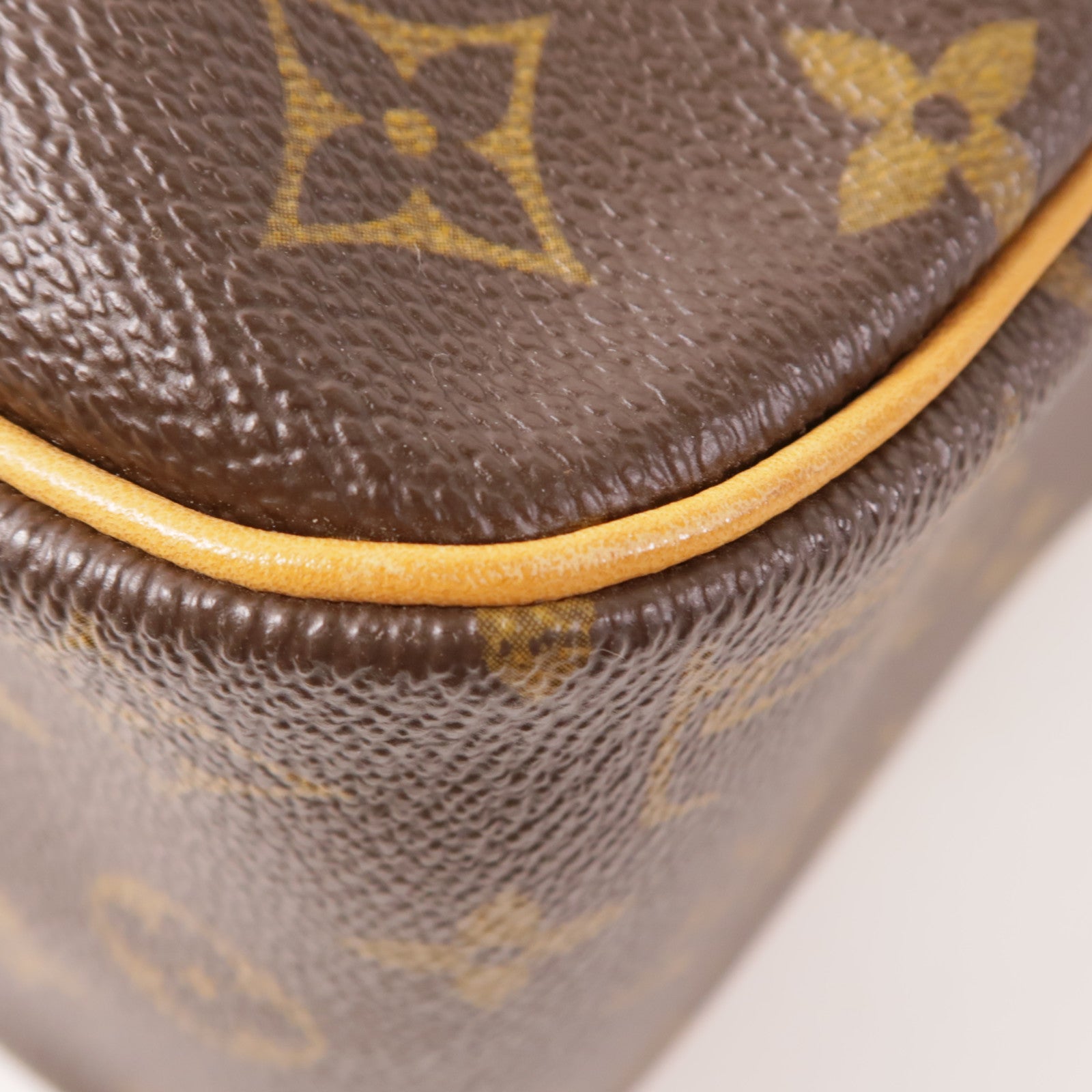 LOUIS VUITTON 【激減優惠】Monogram Cite GM金扣肩背袋