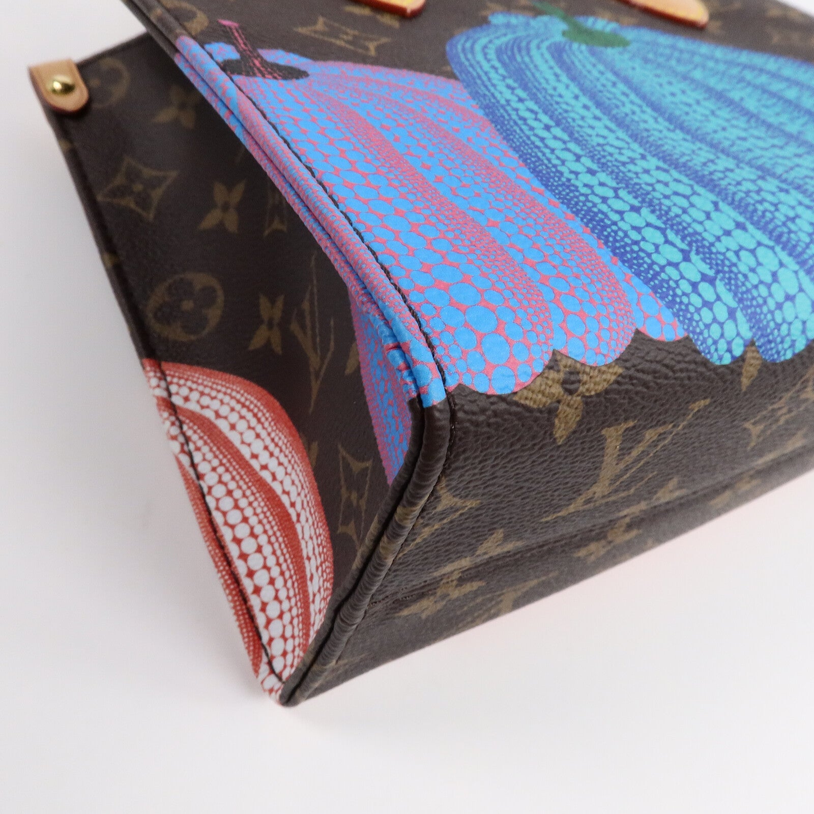 LOUIS VUITTON Monogram Reverse LV x YK OnTheGo PM手挽肩背兩用袋