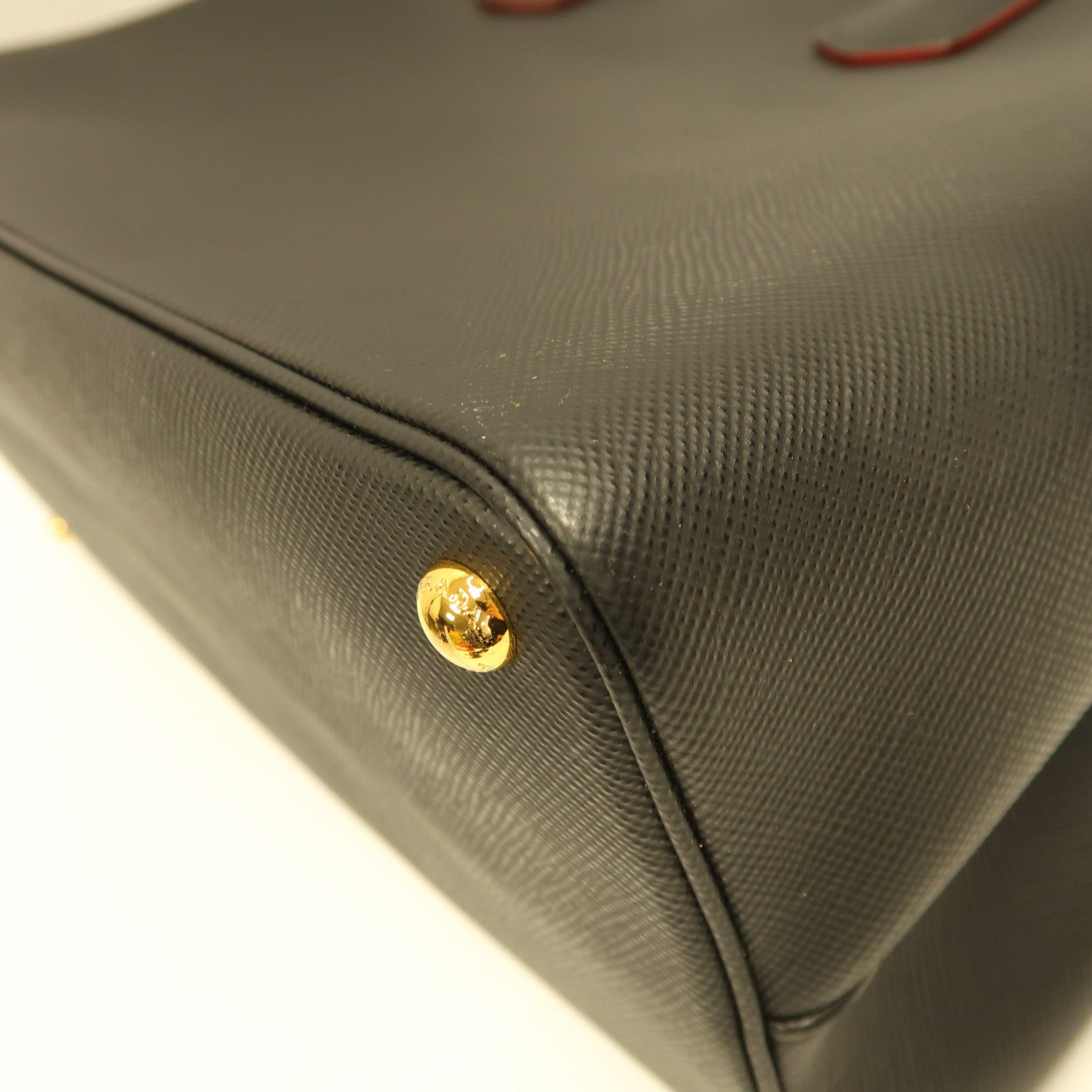 PRADA Saffiano皮革Shoulder Tote金扣手挽袋黑色