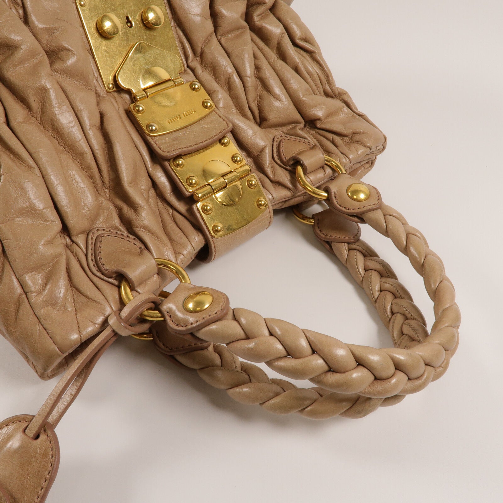Miu Miu 羊皮皮革Matelasse Coffer手挽肩背兩用袋