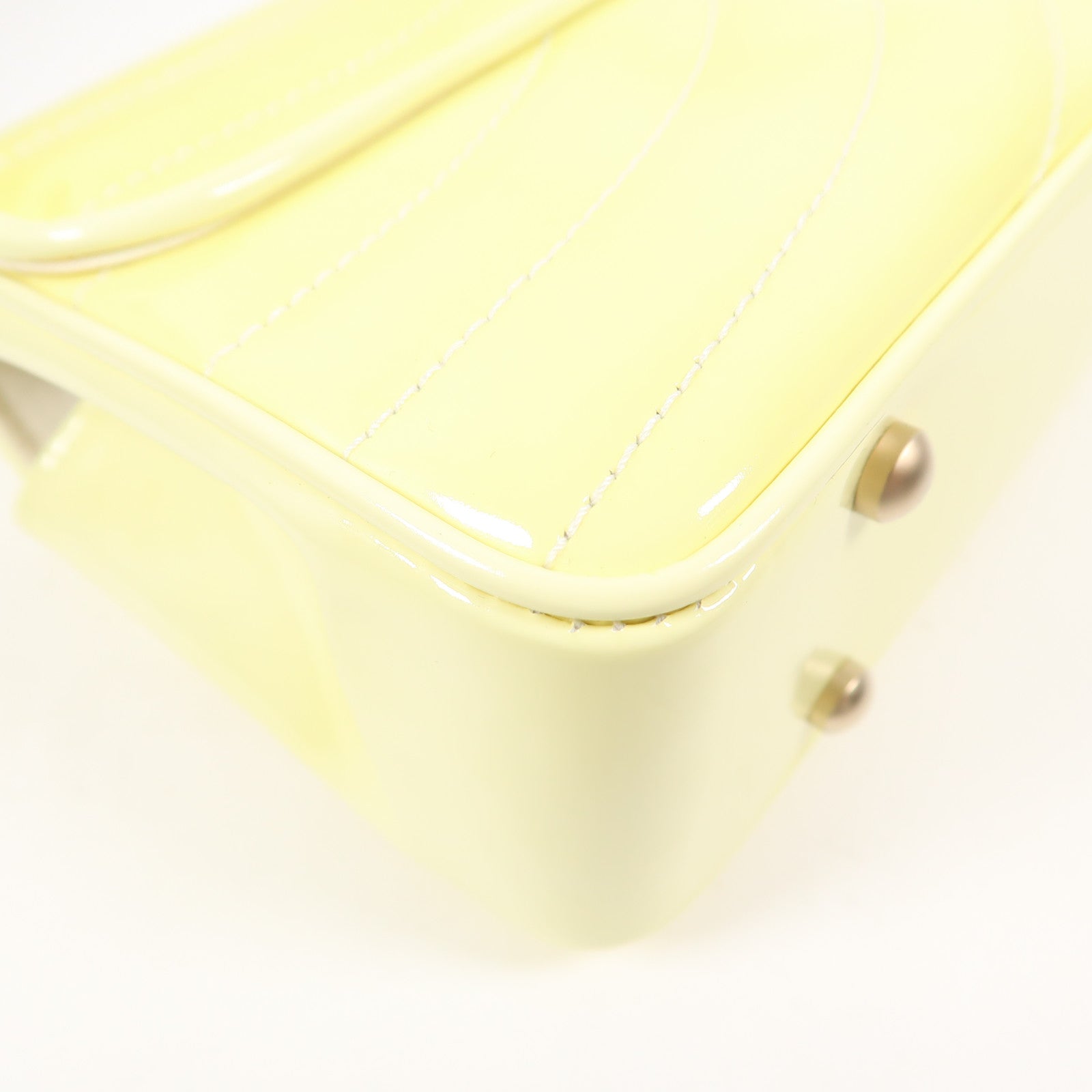 CHANEL 漆皮皮革Chain Shoulder金扣鏈帶肩背袋