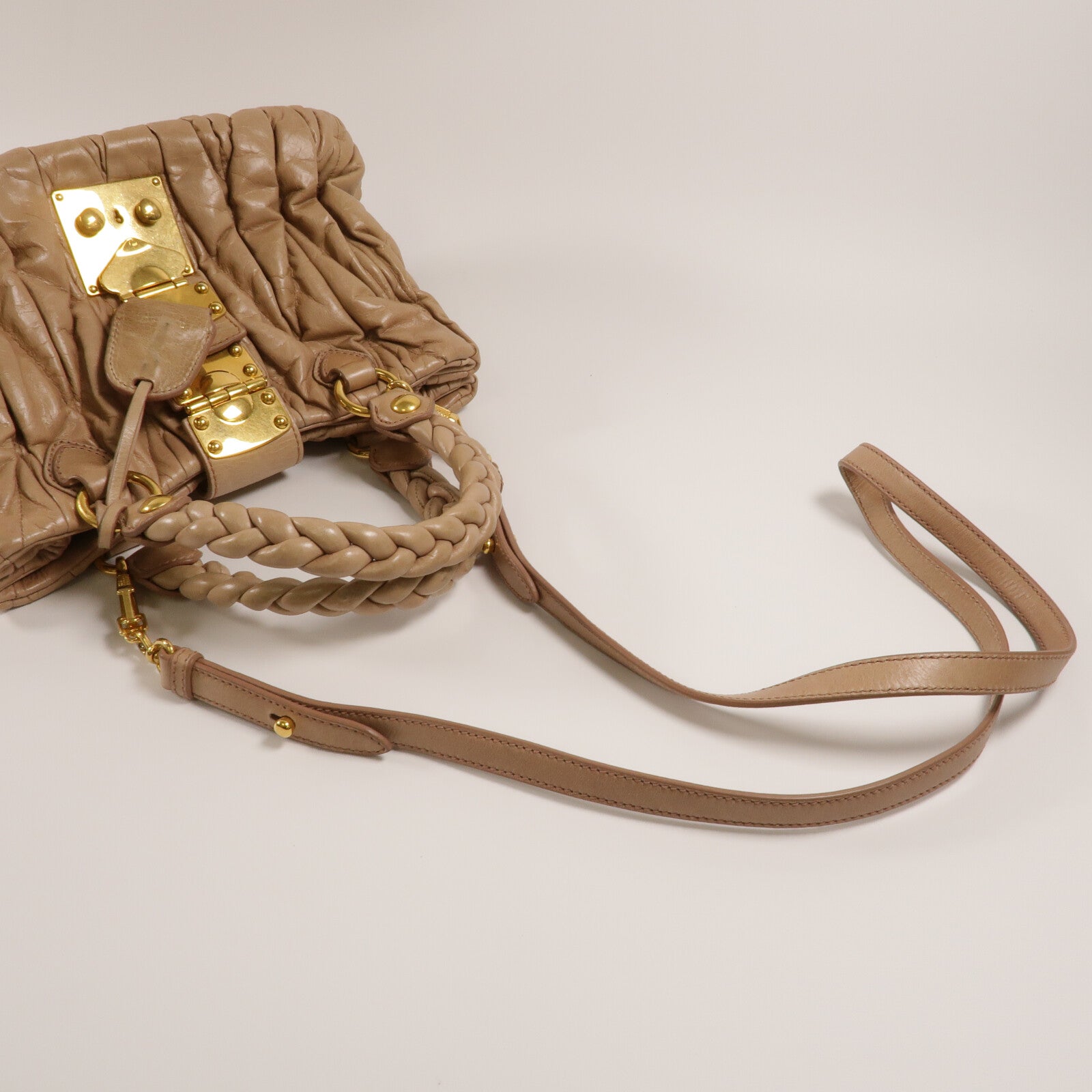 Miu Miu 羊皮皮革Matelasse Coffer手挽肩背兩用袋