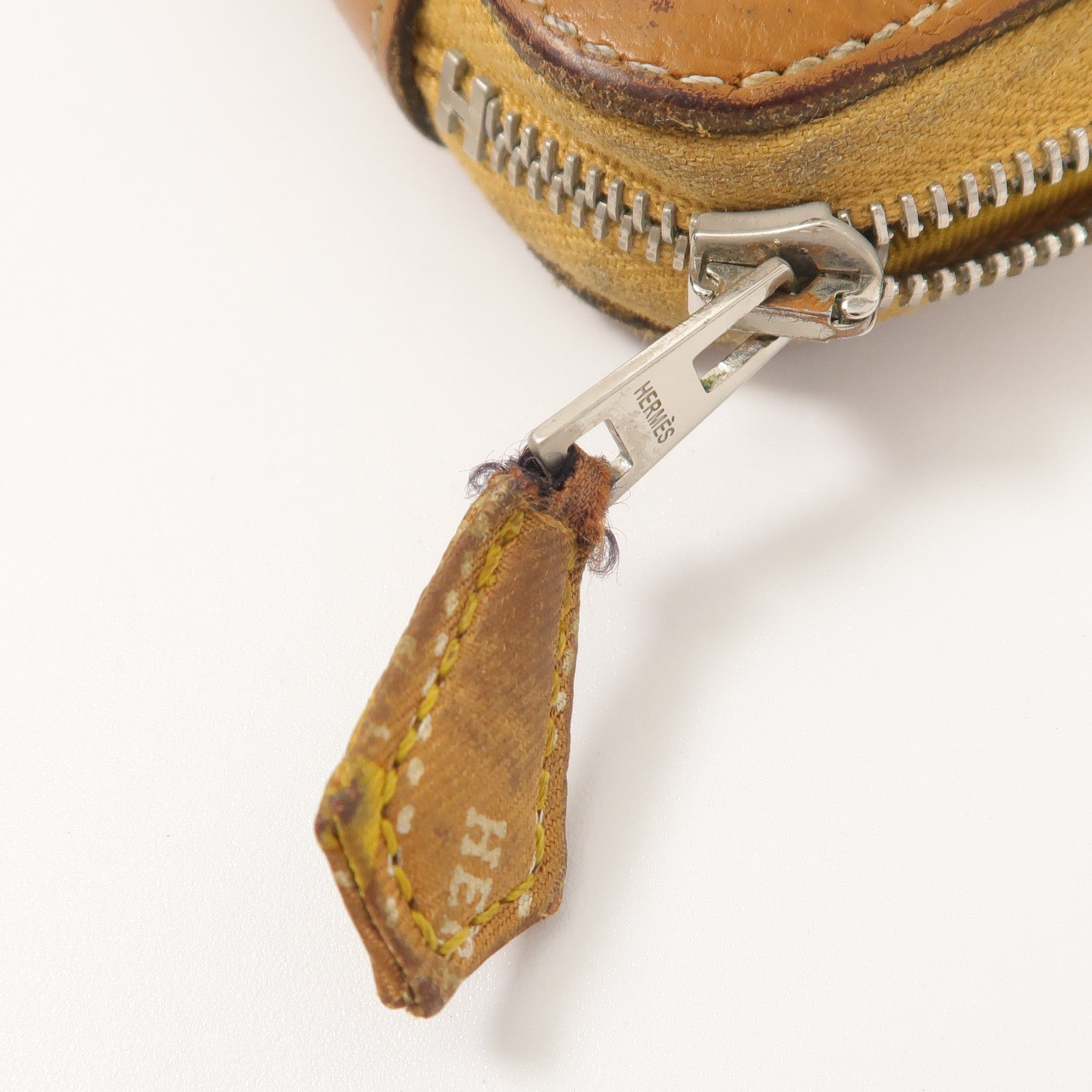 HERMES Epsom皮革/絲質Silk In Compact錢包Gold