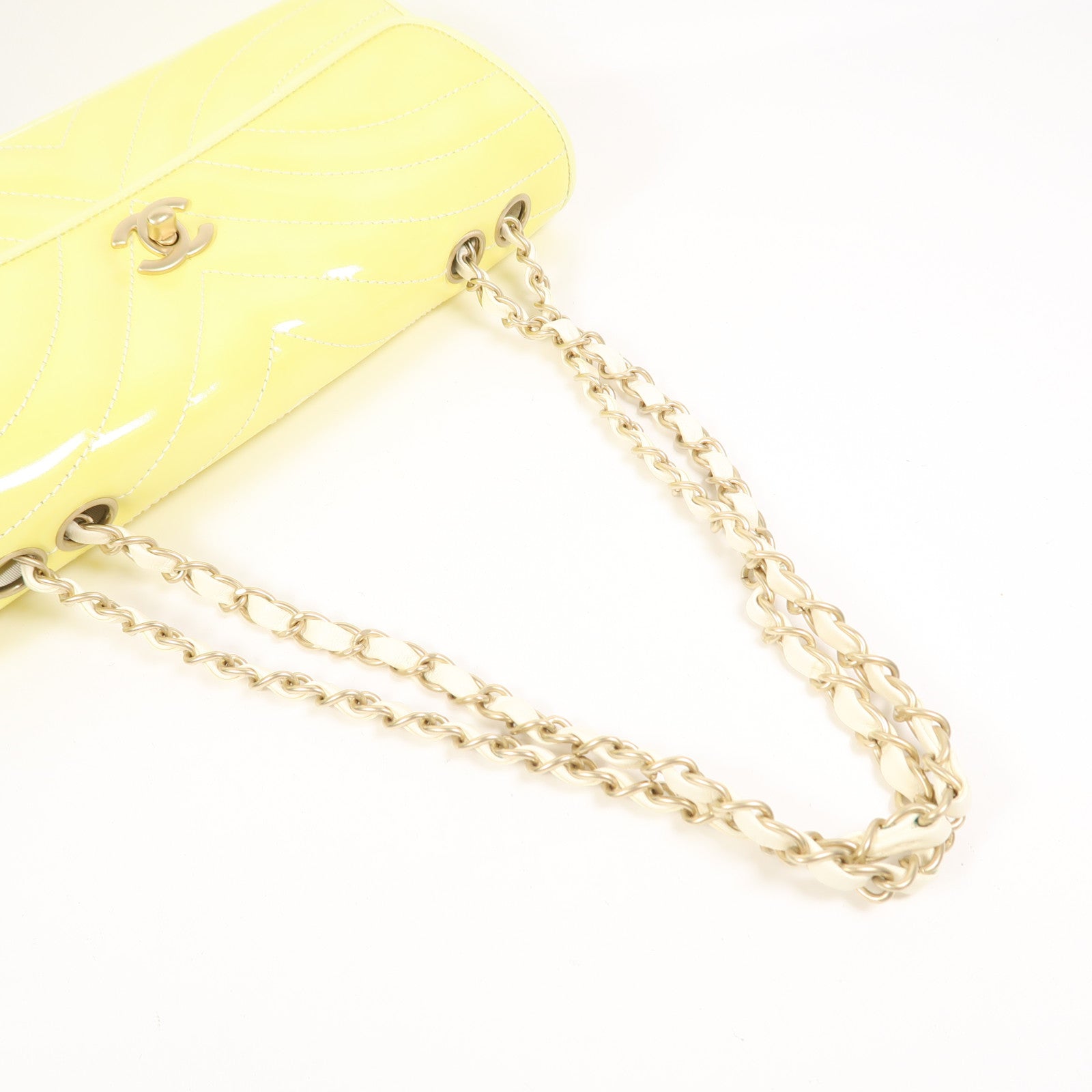 CHANEL 漆皮皮革Chain Shoulder金扣鏈帶肩背袋