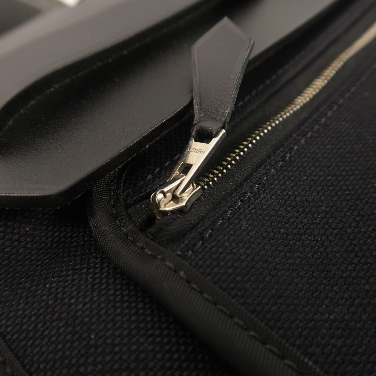 HERMES 帆布牛皮皮革Herbag PM銀扣手挽肩背兩用袋Noir