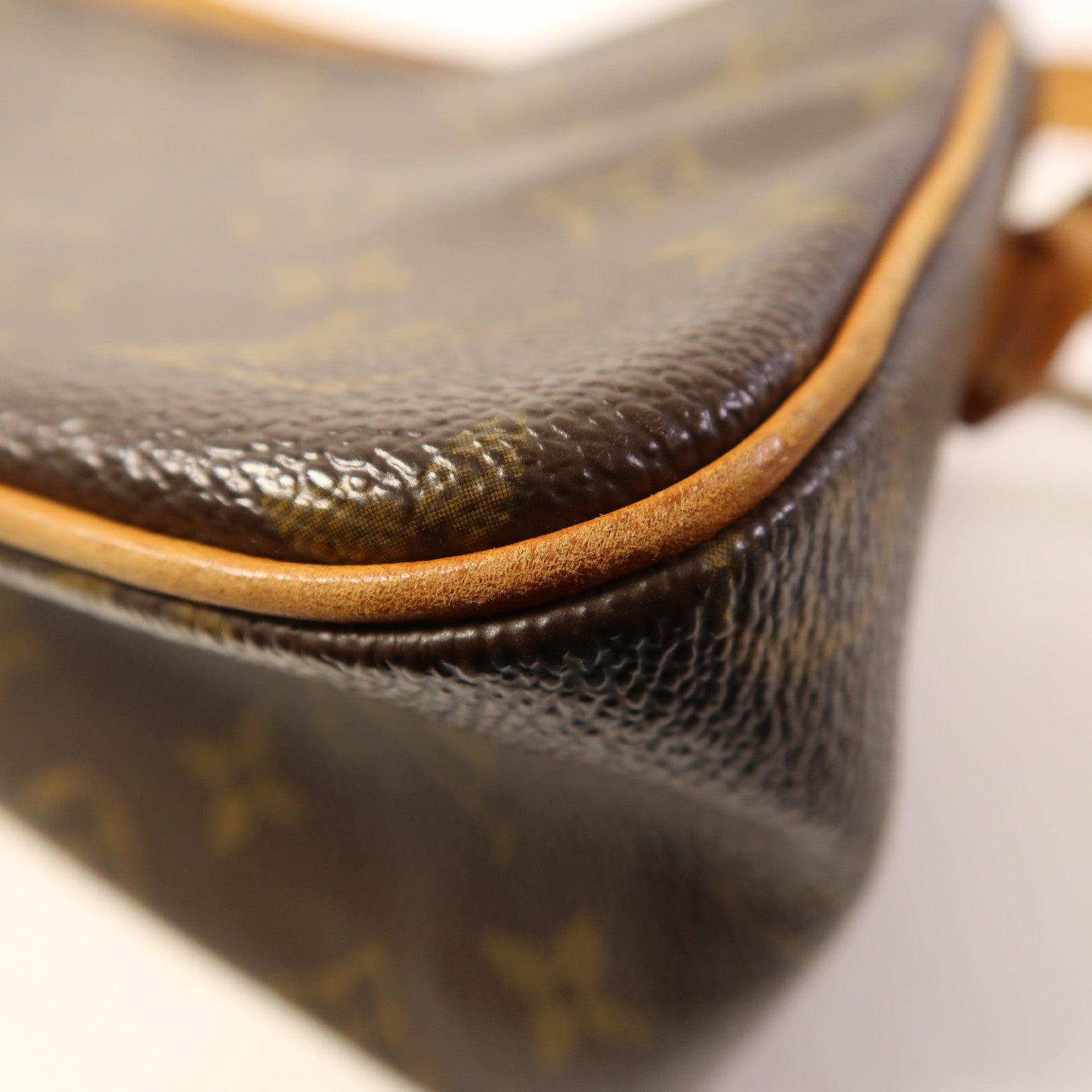 LOUIS VUITTON Monogram Viva Cite MM金扣肩背袋