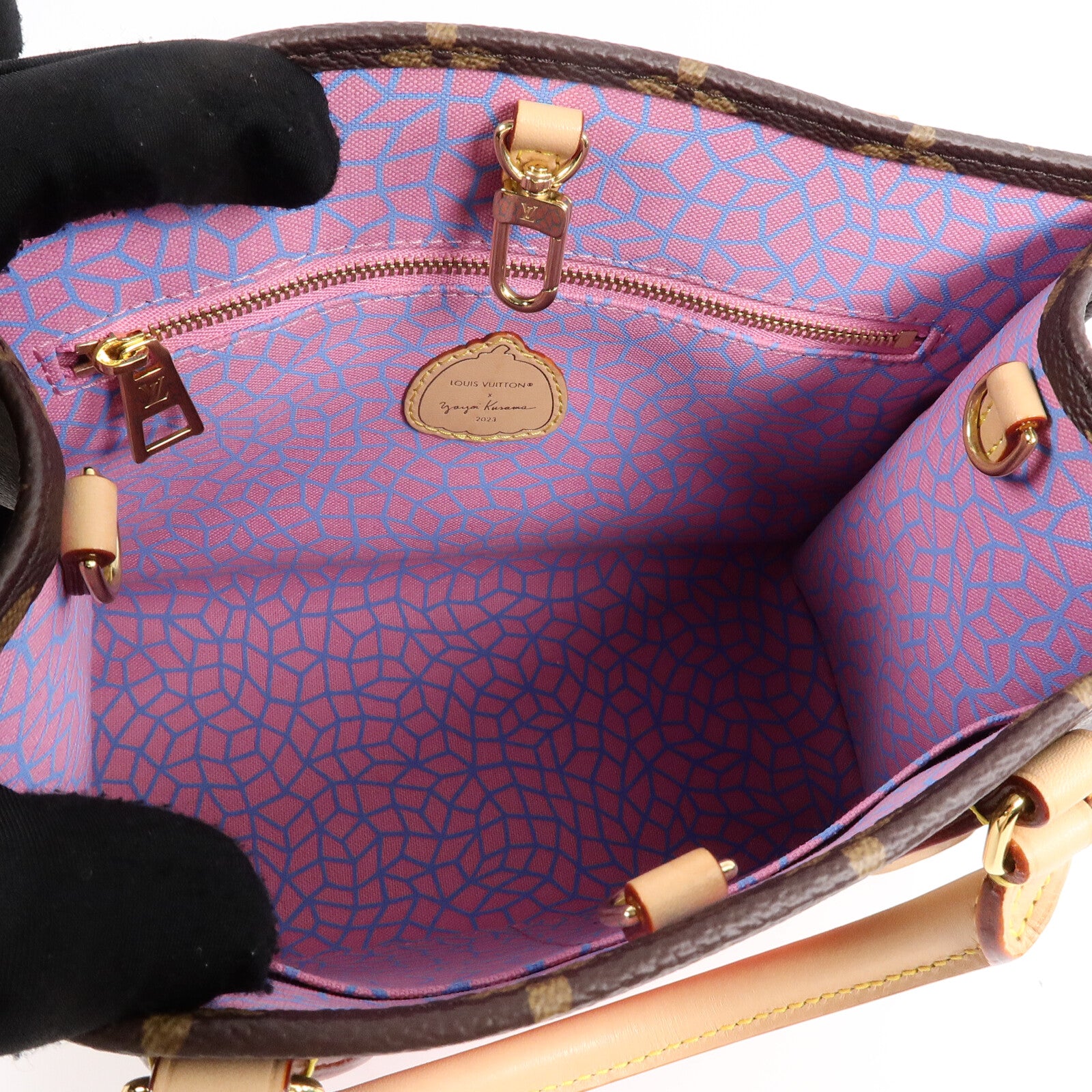 LOUIS VUITTON Monogram Reverse LV x YK OnTheGo PM手挽肩背兩用袋