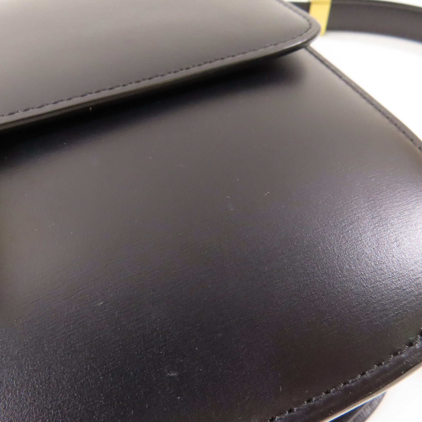 CELINE 牛皮皮革Classic Box金扣肩背袋
