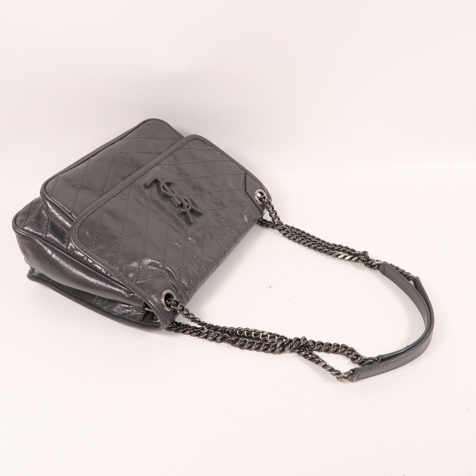 SAINT LAURENT 牛皮皮革Niki銀扣鏈帶肩背袋灰色