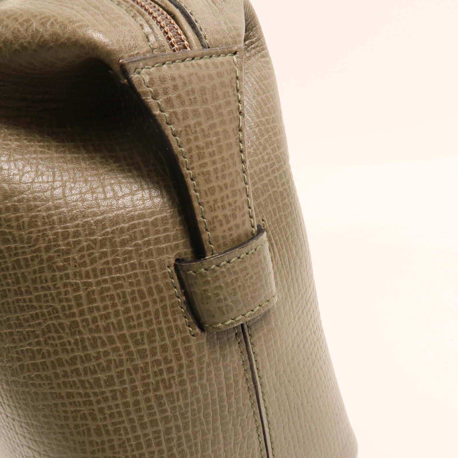 LOEWE 牛皮皮革Handbag金扣手挽袋