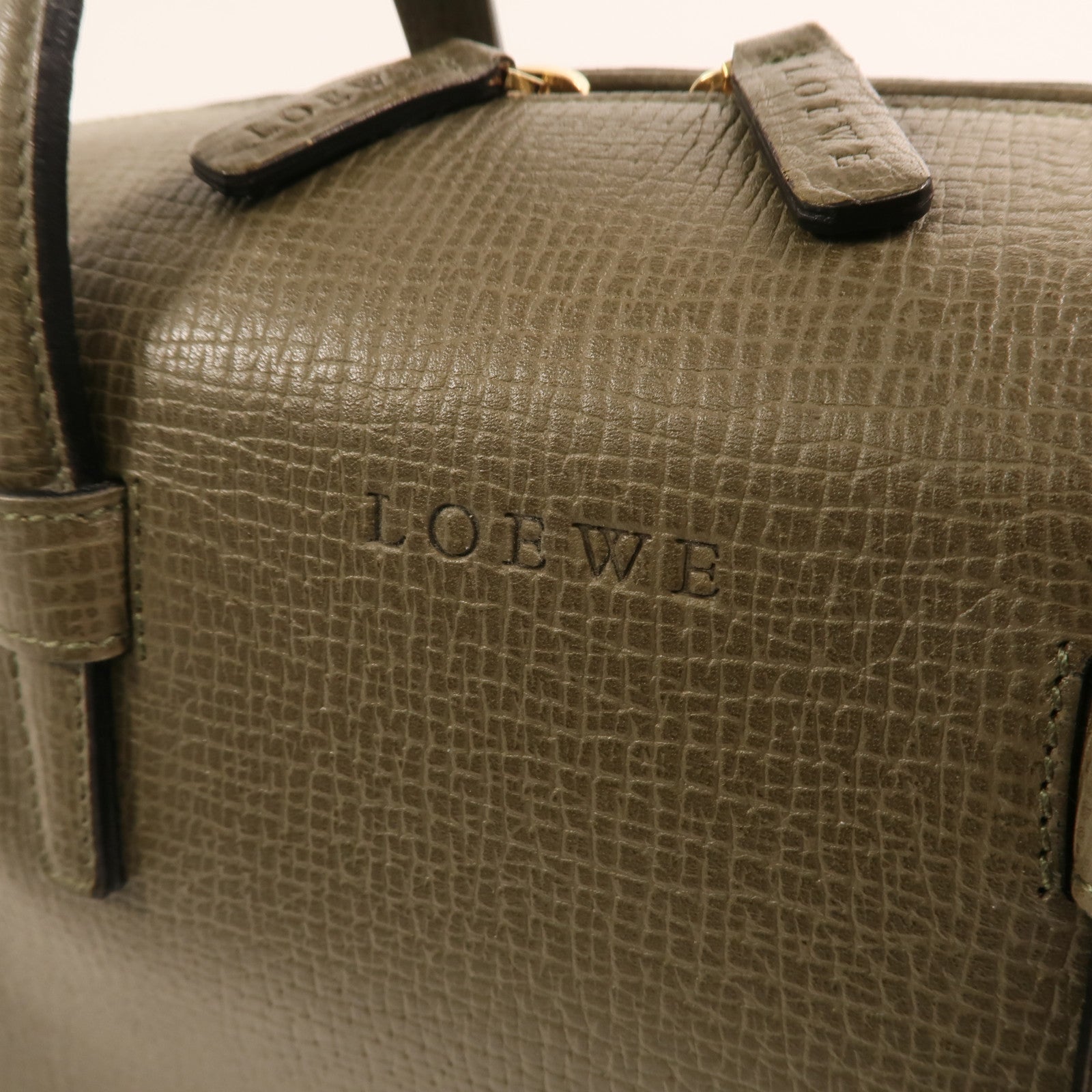 LOEWE 牛皮皮革Handbag金扣手挽袋