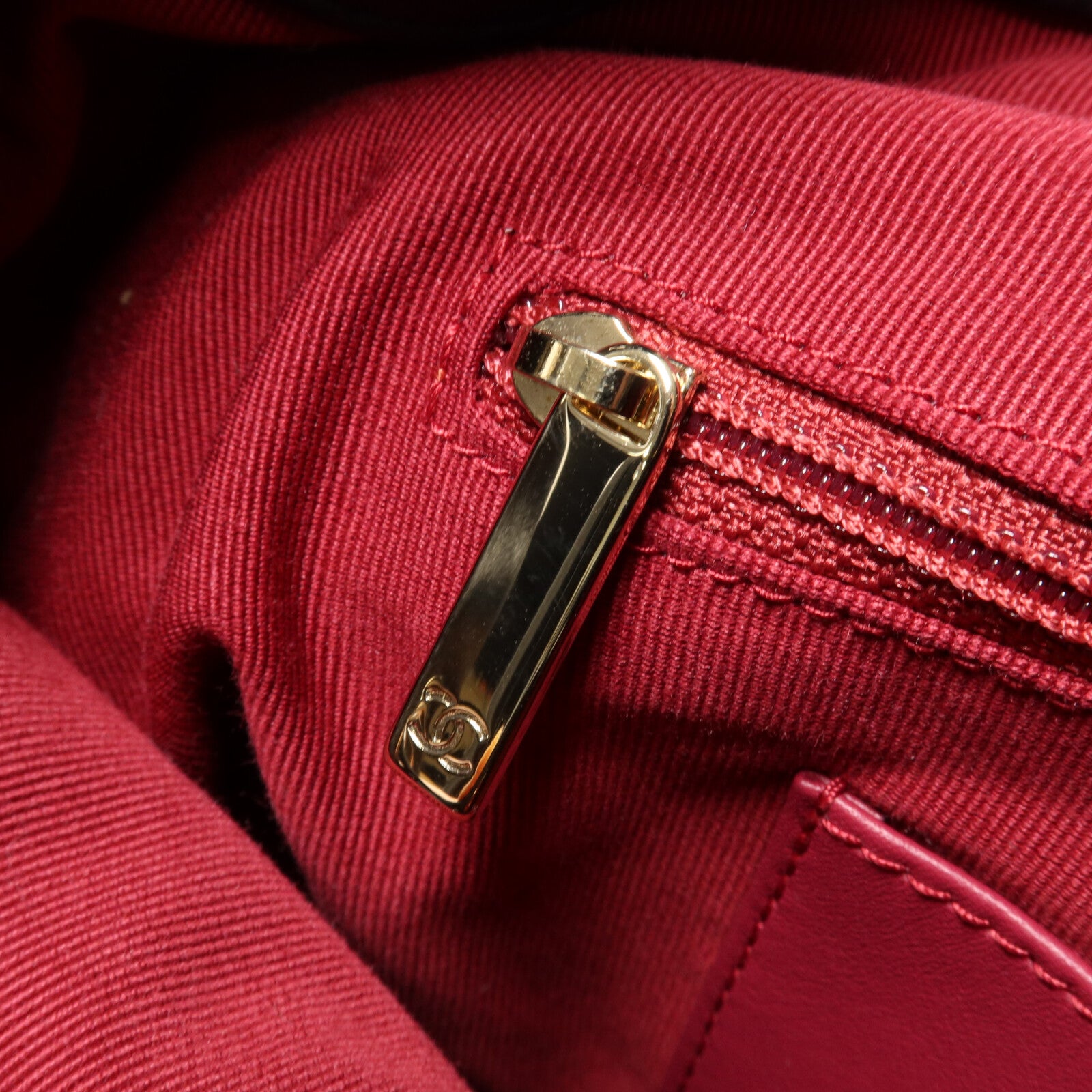 CHANEL 牛皮皮革Backpack鏈帶背包