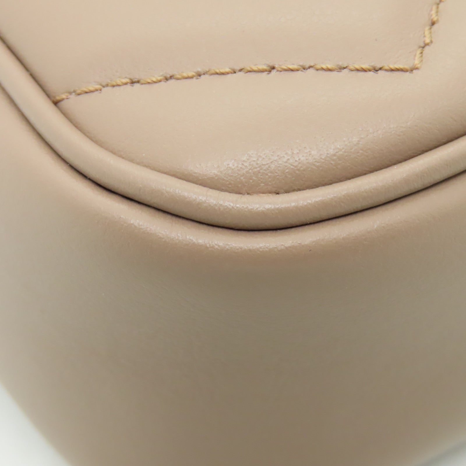 GUCCI 【激減優惠】牛皮皮革GG Marmont Mini金扣肩背袋啡色