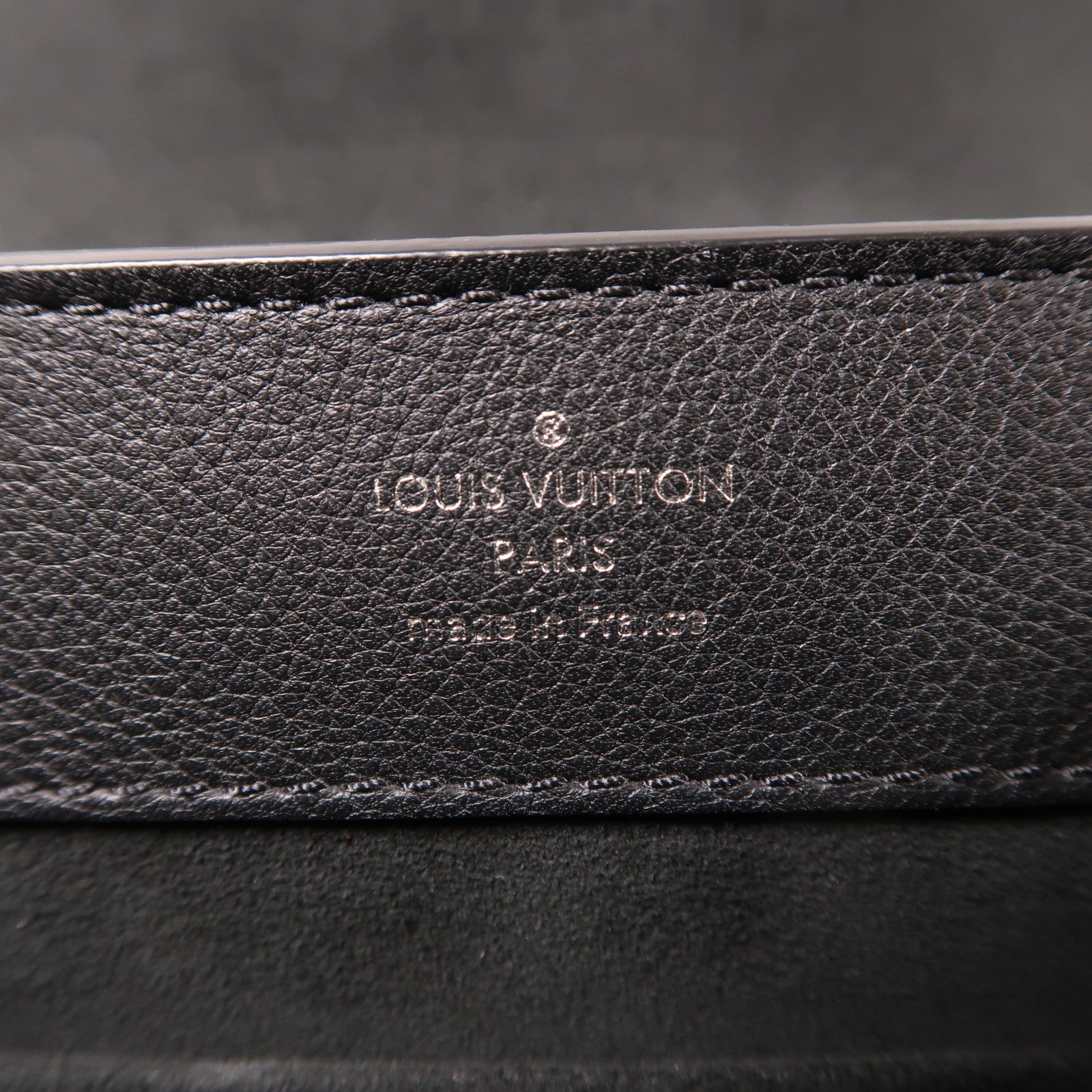LOUIS VUITTON 牛皮皮革Lockme Ever BB銀扣手挽肩背兩用袋黑色