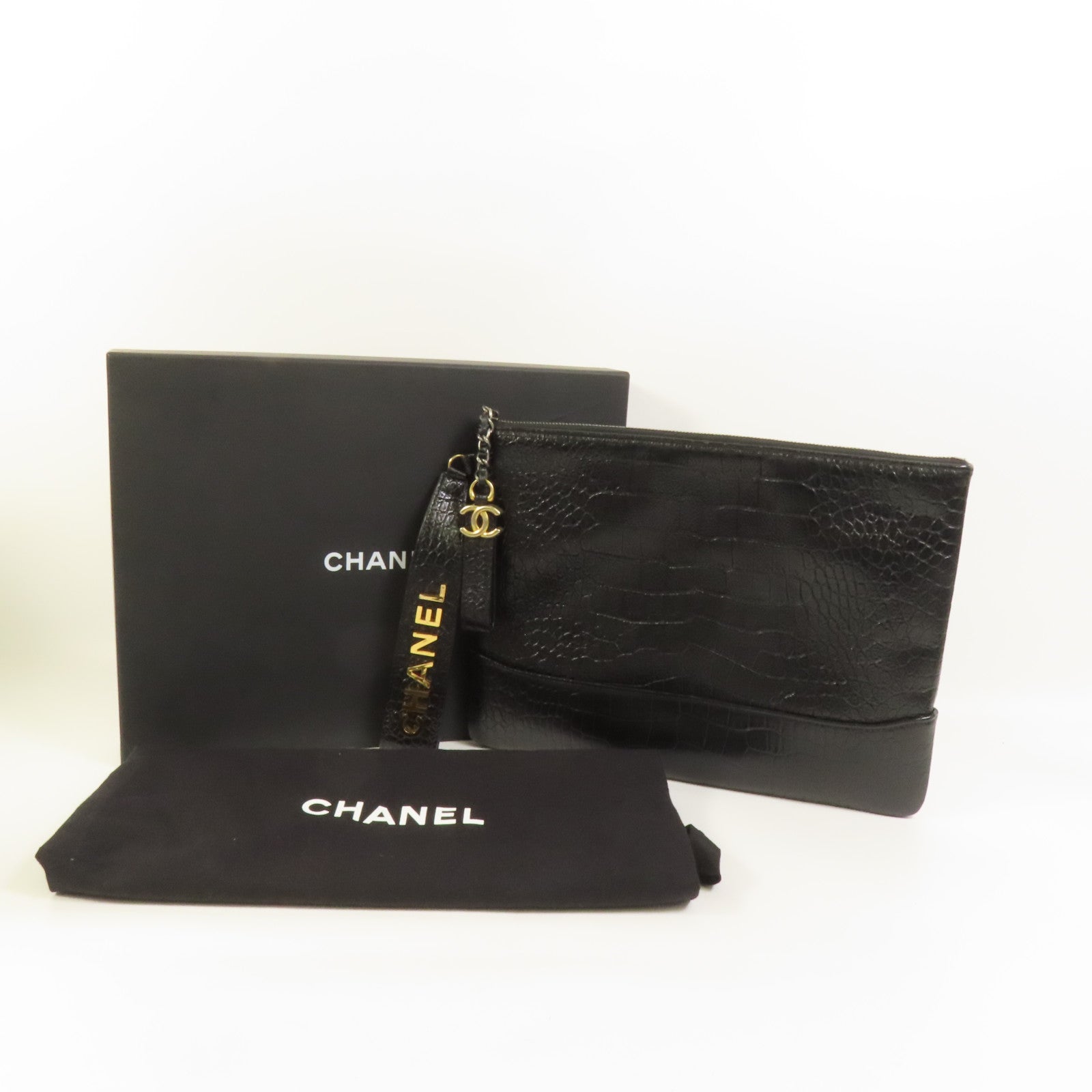 CHANEL 牛皮皮革Pouch金扣手拿包