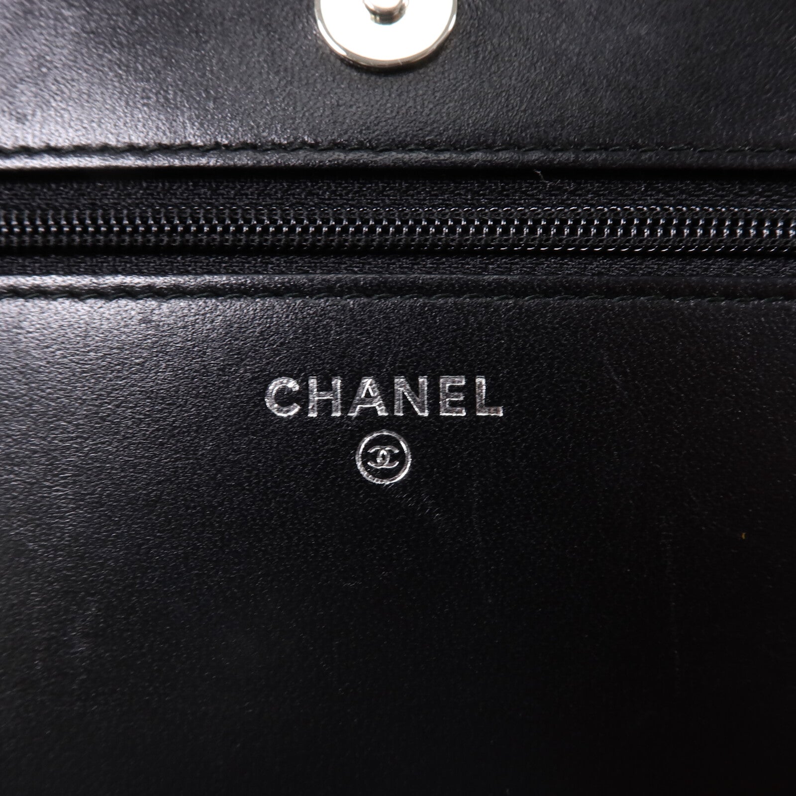 CHANEL 牛皮皮革WOC Wallet On Chain鏈帶肩背袋