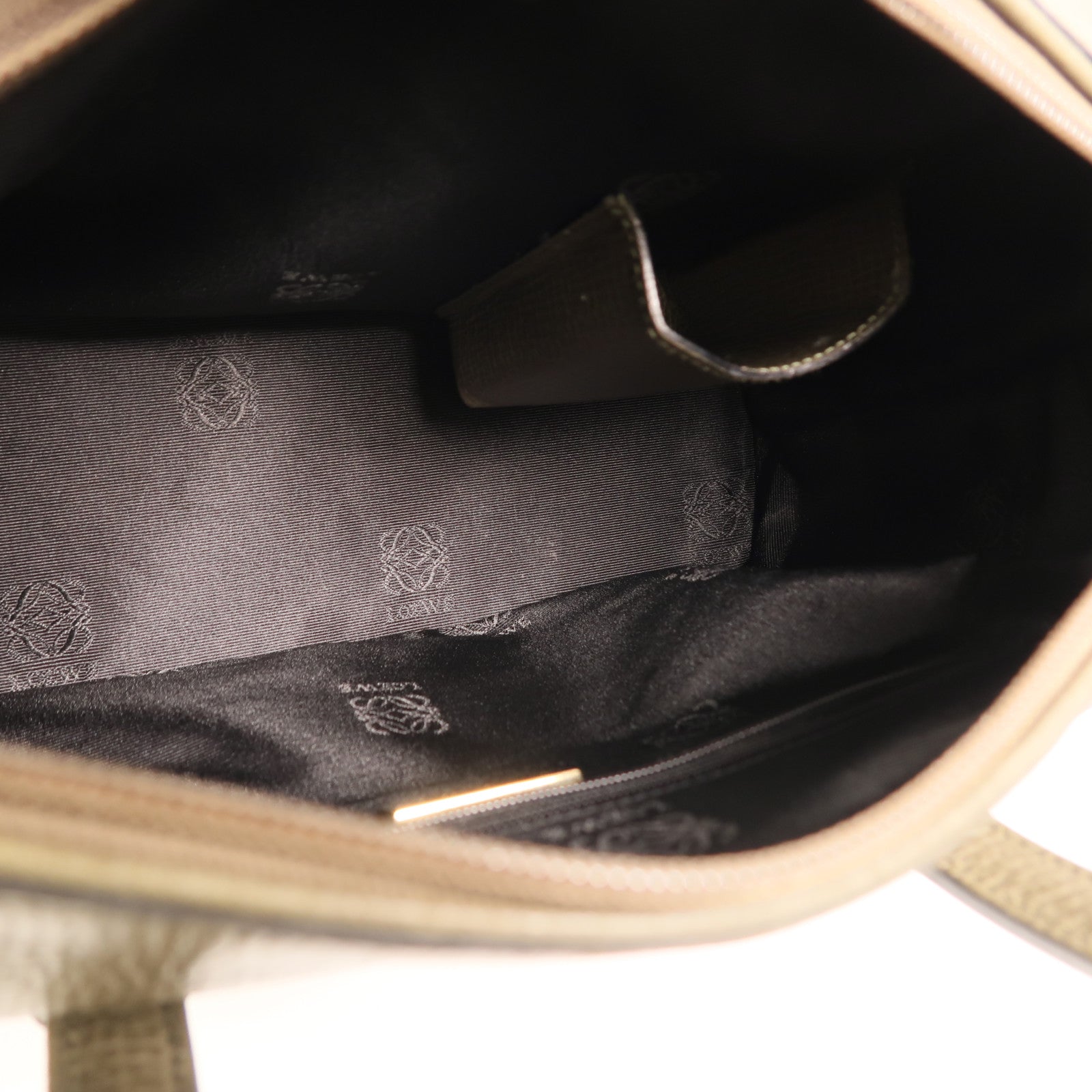 LOEWE 牛皮皮革Handbag金扣手挽袋