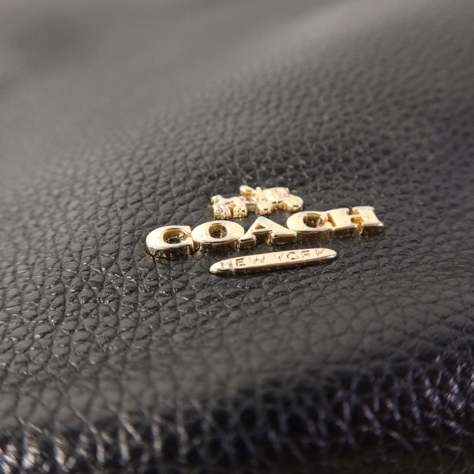 COACH 牛皮皮革Shoulder Bag金扣肩背袋