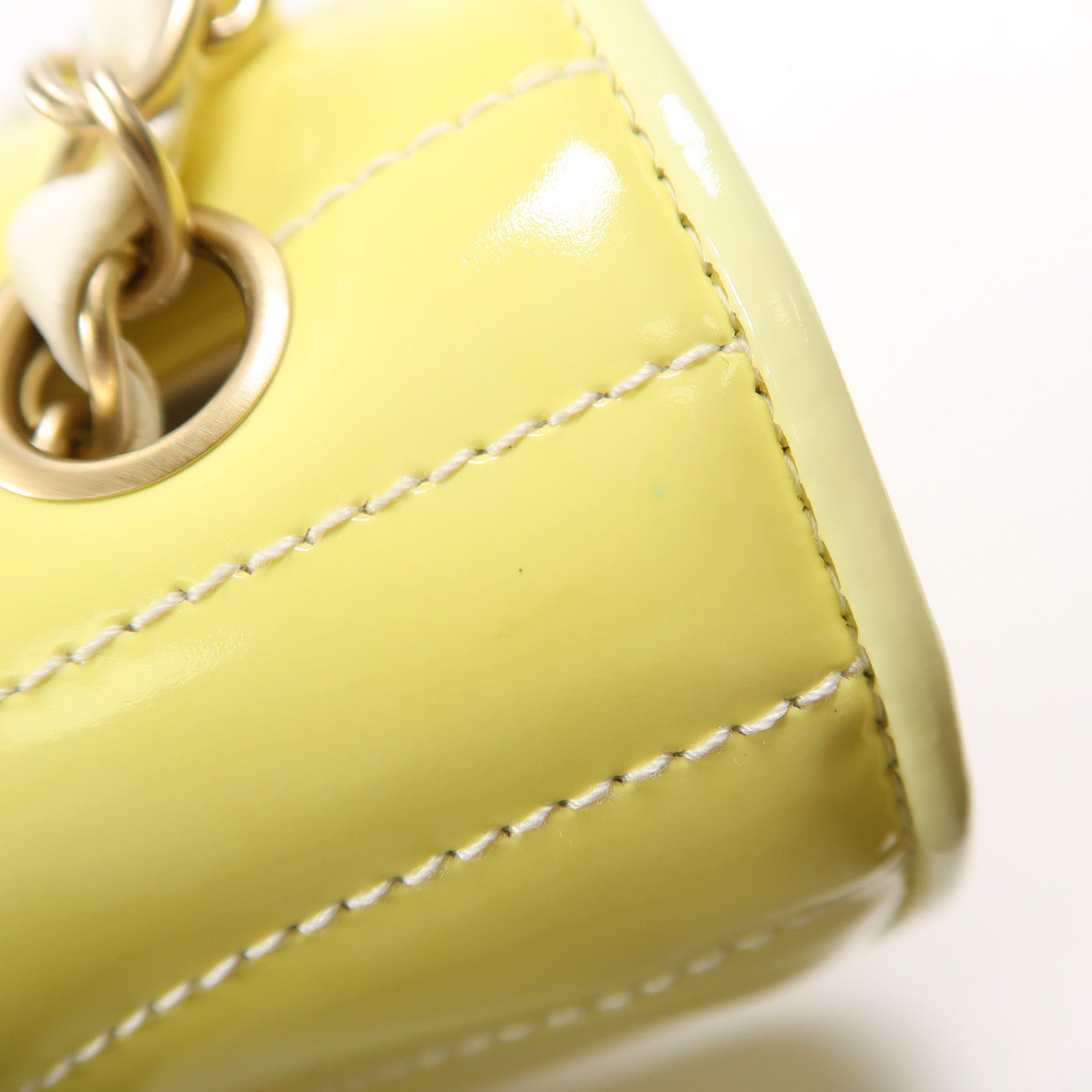 CHANEL 漆皮皮革Chain Shoulder金扣鏈帶肩背袋