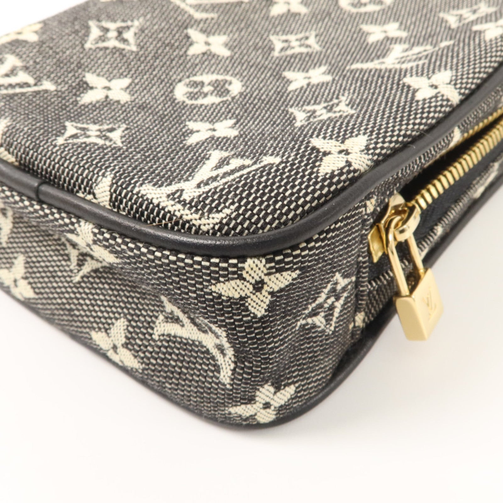 LOUIS VUITTON Monogram Mini Digital Camera Case Pouch金扣肩背袋