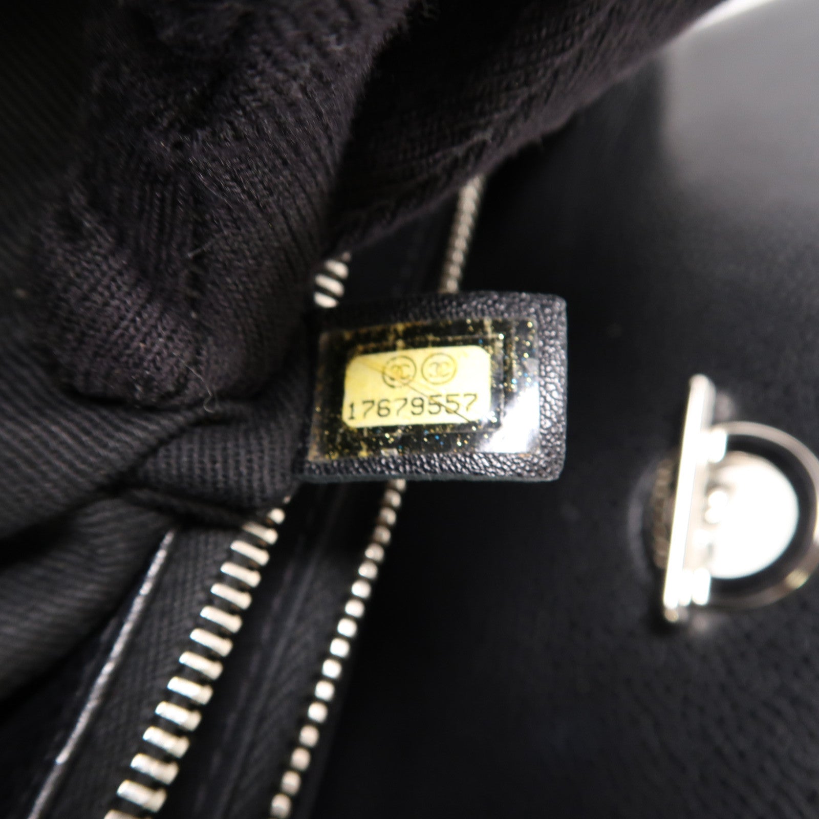 CHANEL 牛皮皮革Chain Shoulder Bag銀扣鏈帶肩背袋黑色
