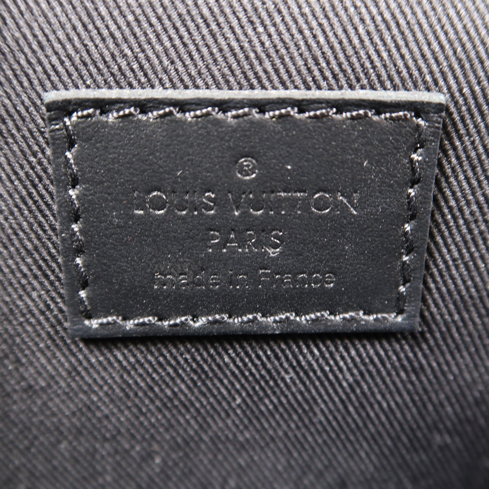 LOUIS VUITTON Monogram Eclipse Steamer Wearable Wallet肩背袋黑色