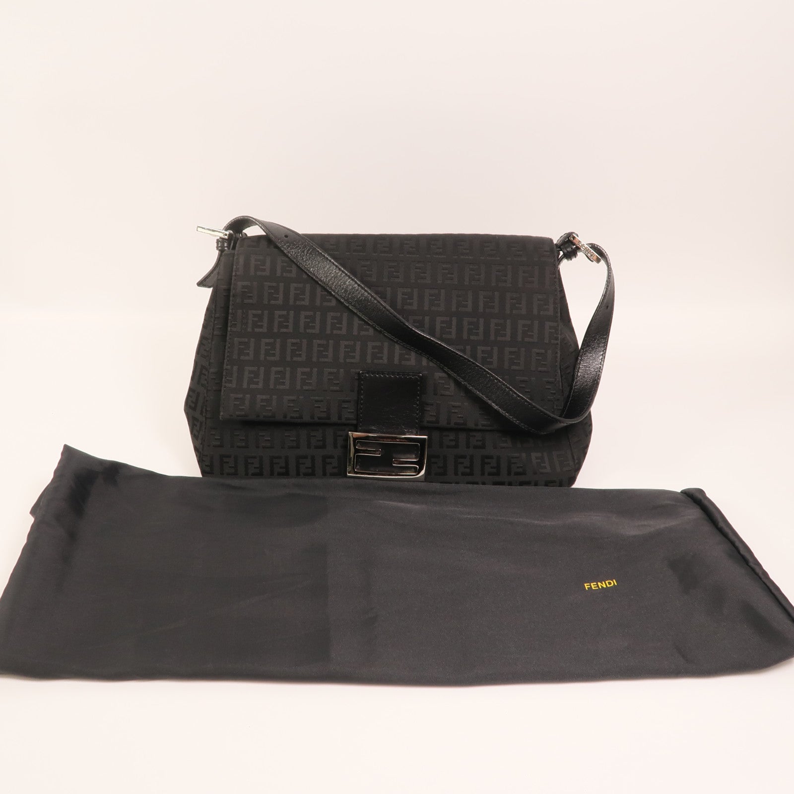 FENDI Zucchino Canvas Mamma Baguette銀扣肩背袋