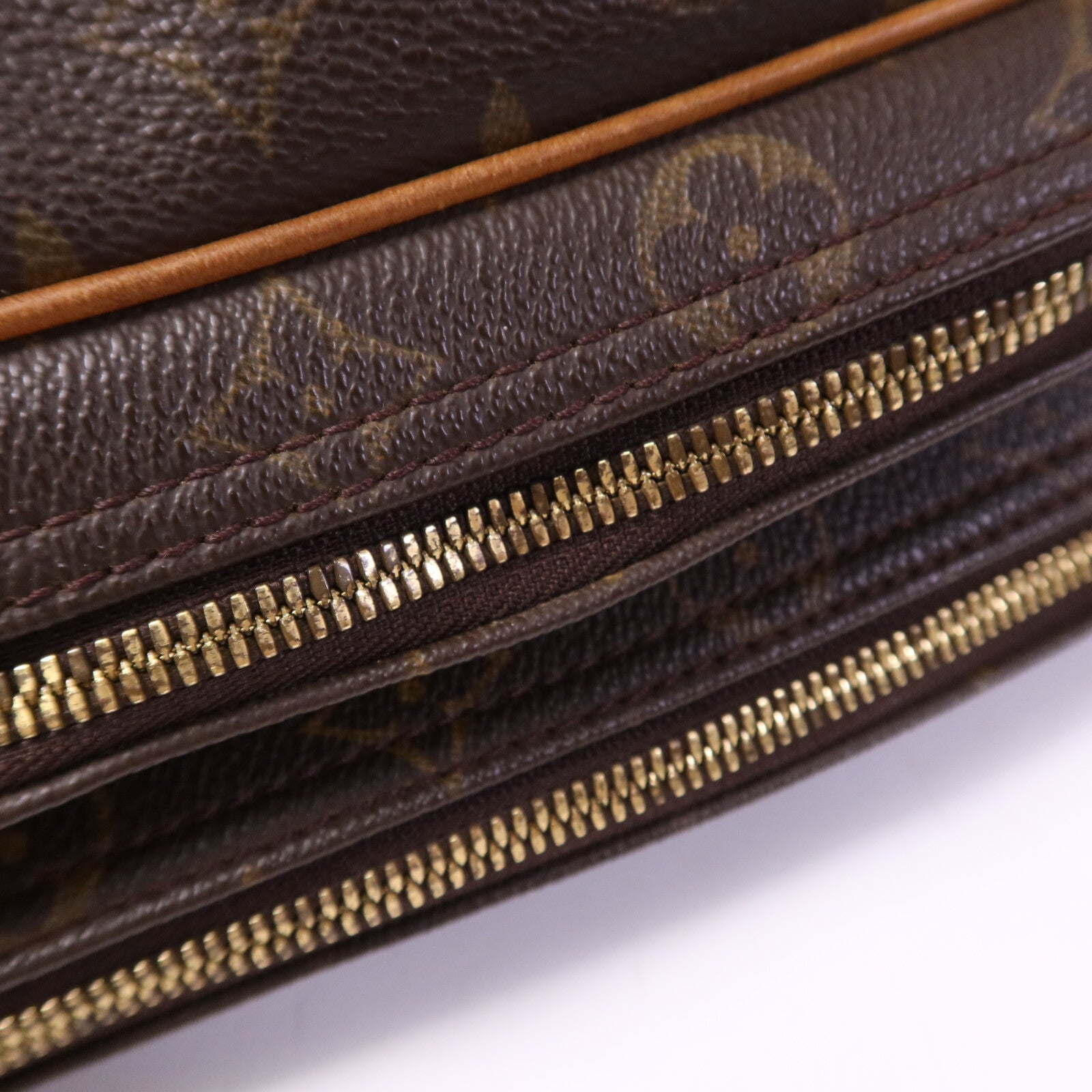 LOUIS VUITTON Monogram Reporter GM金扣肩背袋