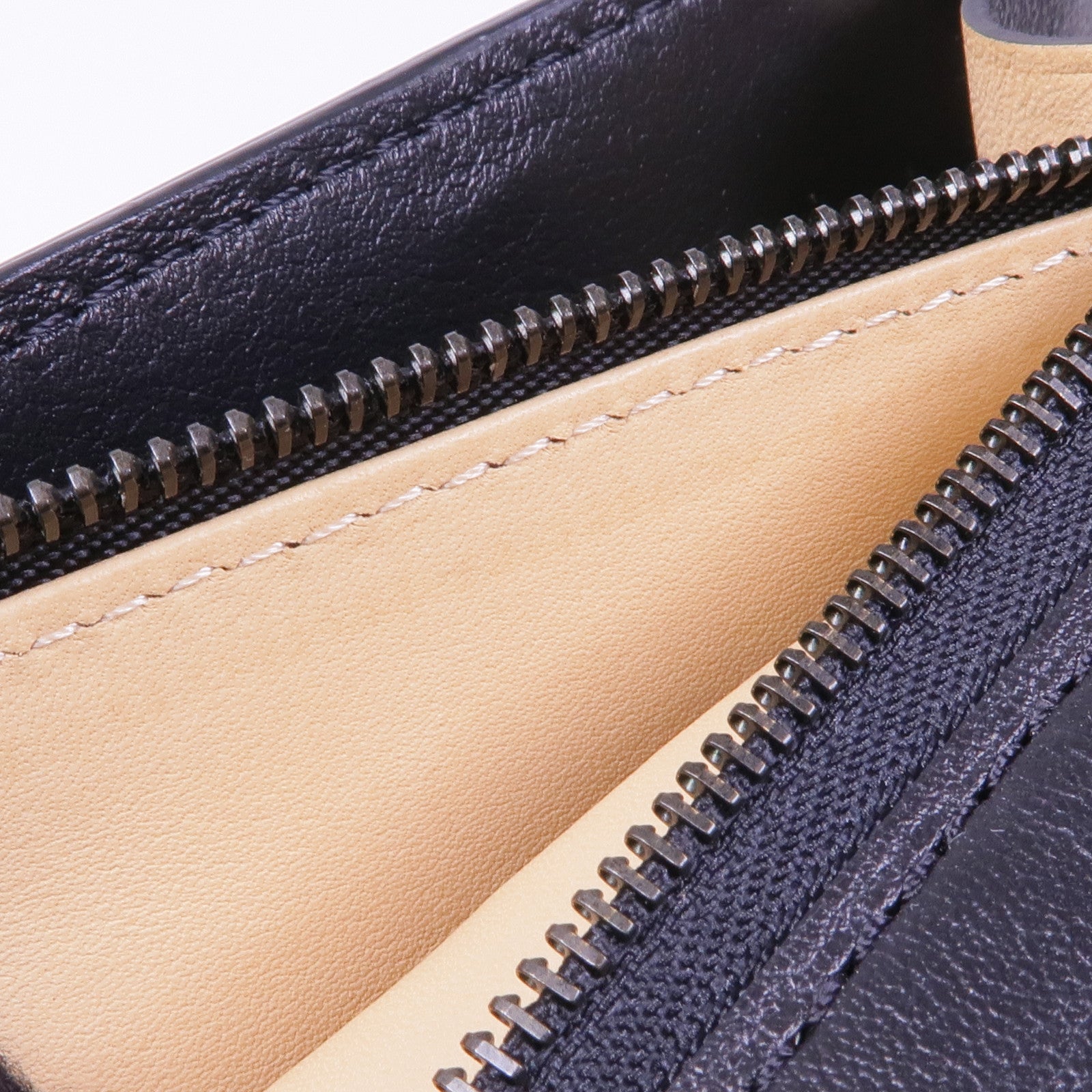 SELECTION 牛皮皮革Tempete Wallet On Chain鏈帶肩背袋