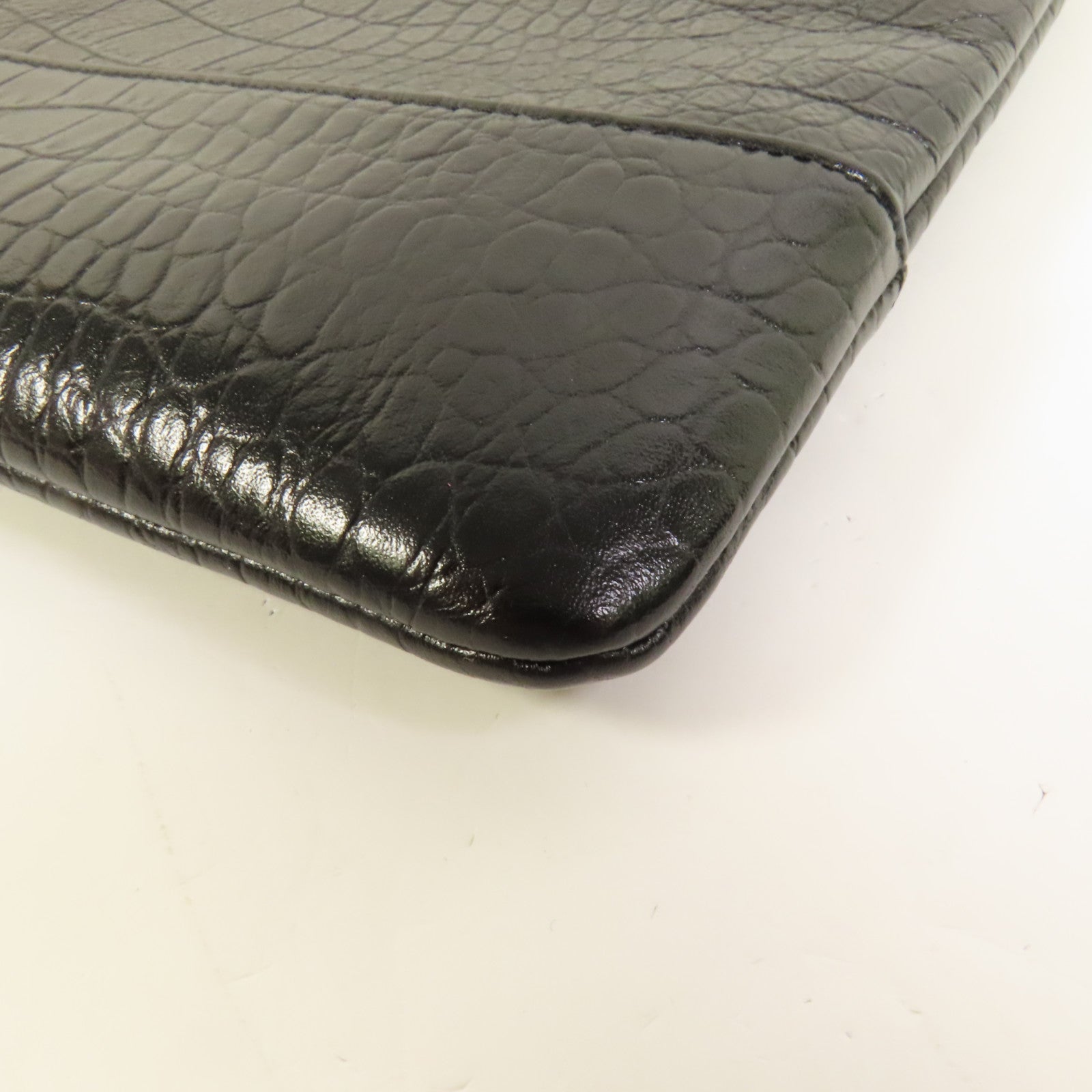 CHANEL 牛皮皮革Pouch金扣手拿包