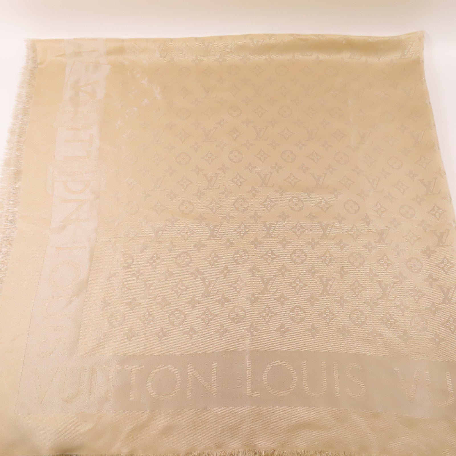 LOUIS VUITTON 絲質/Viscose Lock And Go Shine Scarf絲巾米色
