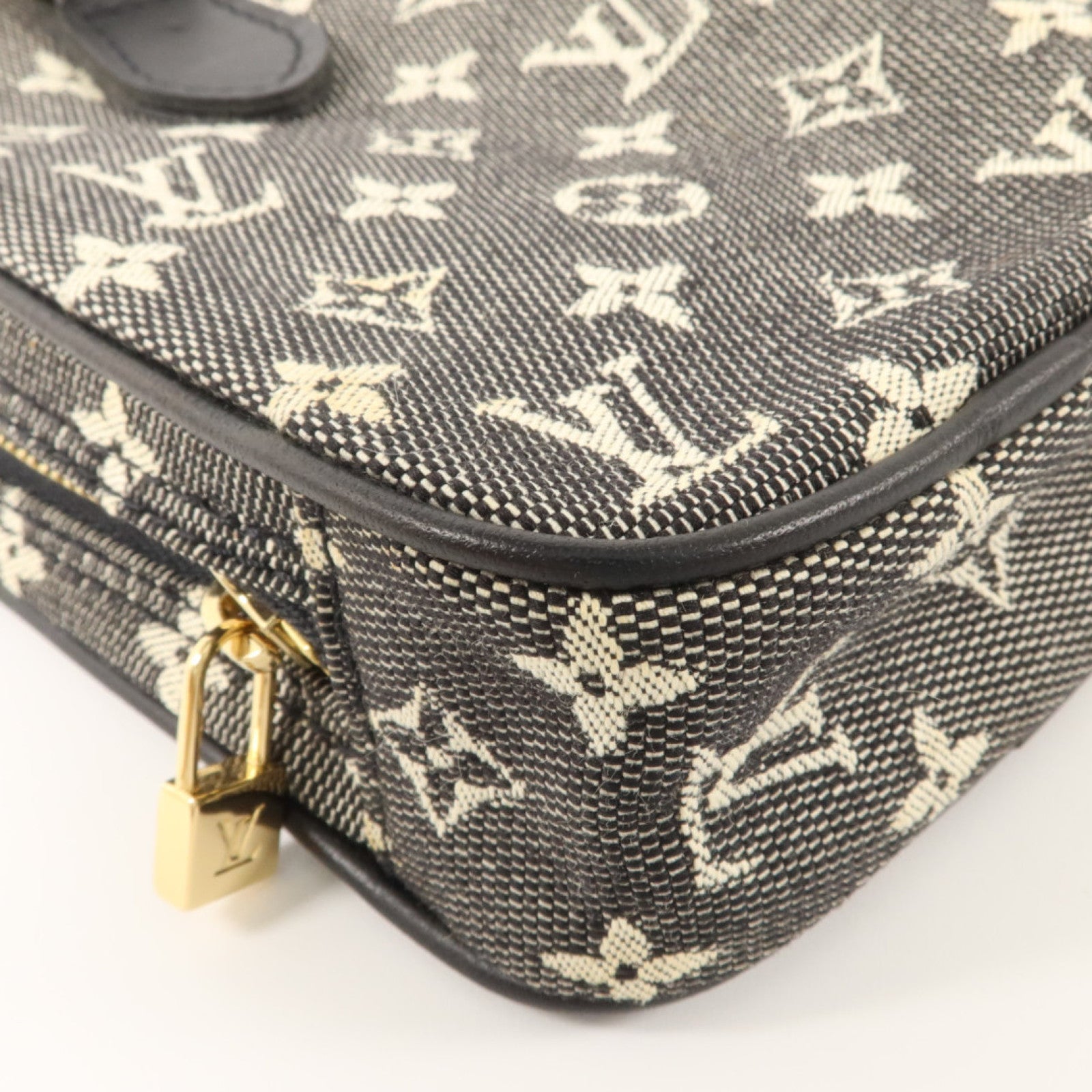 LOUIS VUITTON Monogram Mini Digital Camera Case Pouch金扣肩背袋