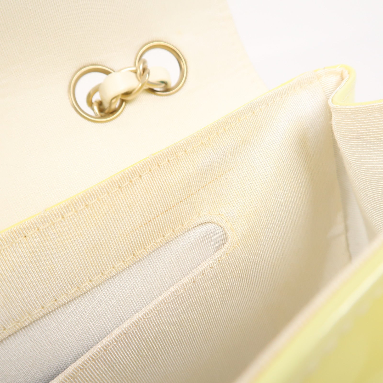 CHANEL 漆皮皮革Chain Shoulder金扣鏈帶肩背袋