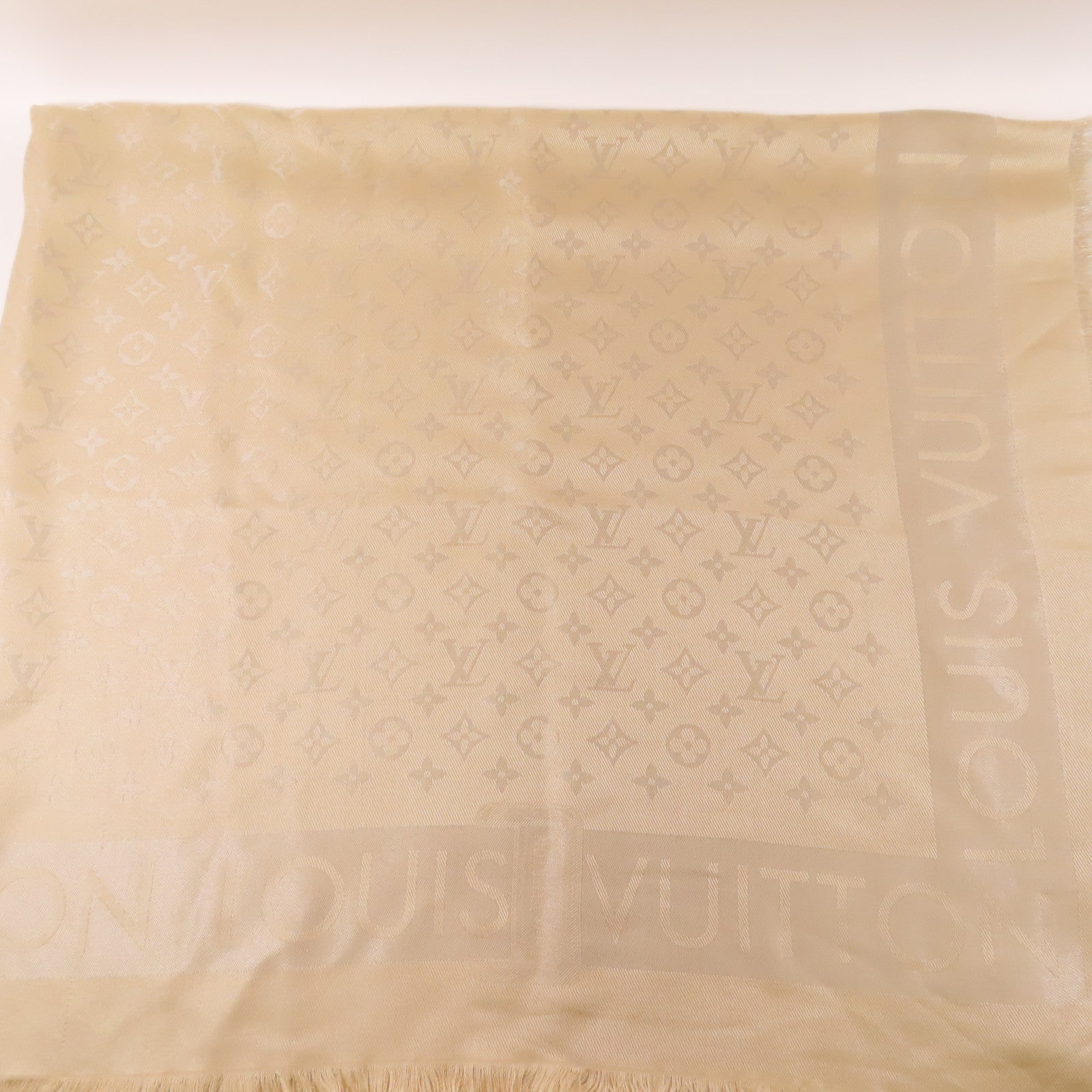 LOUIS VUITTON 絲質/Viscose Lock And Go Shine Scarf絲巾米色