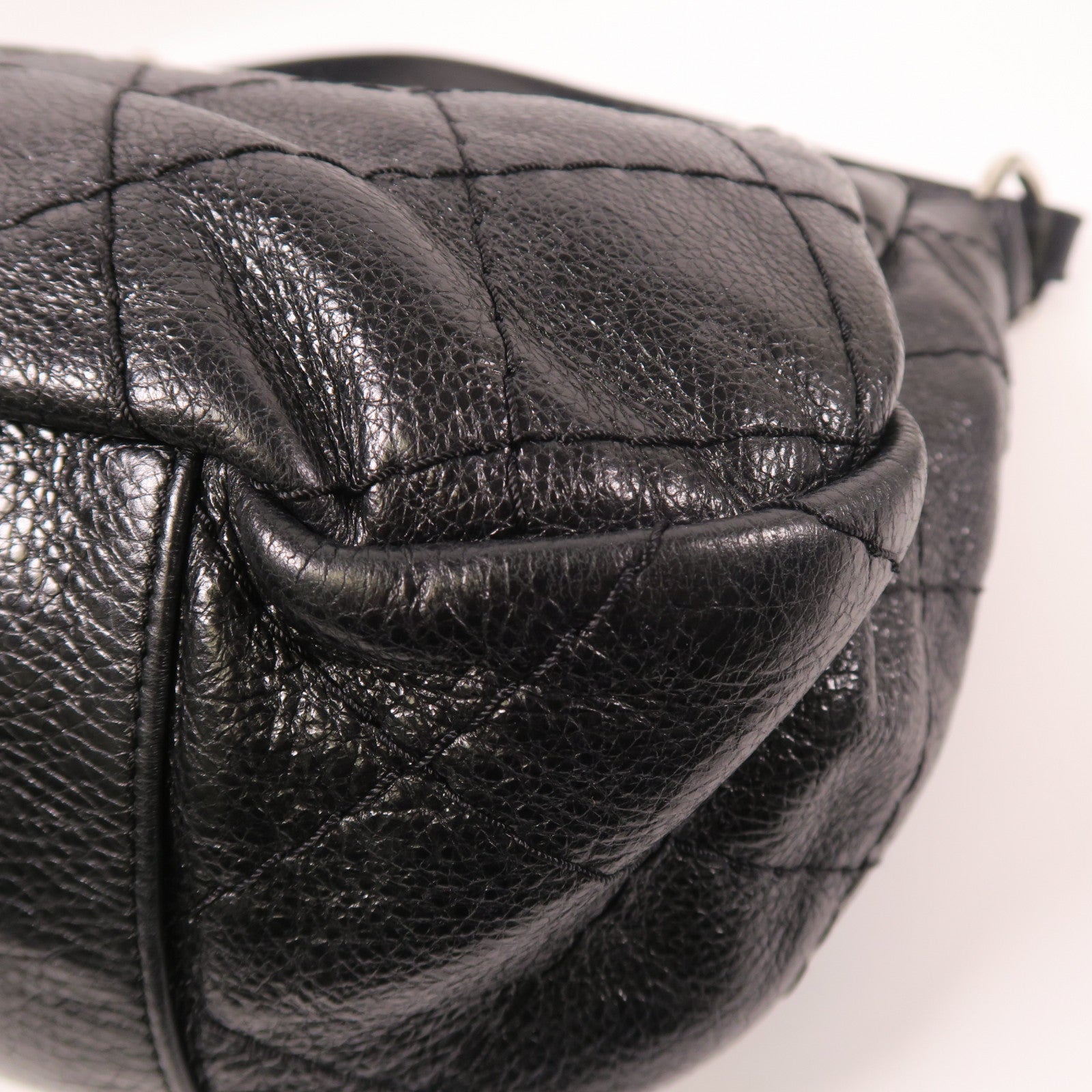 CHANEL 牛皮皮革Shoulder Bag銀扣肩背袋