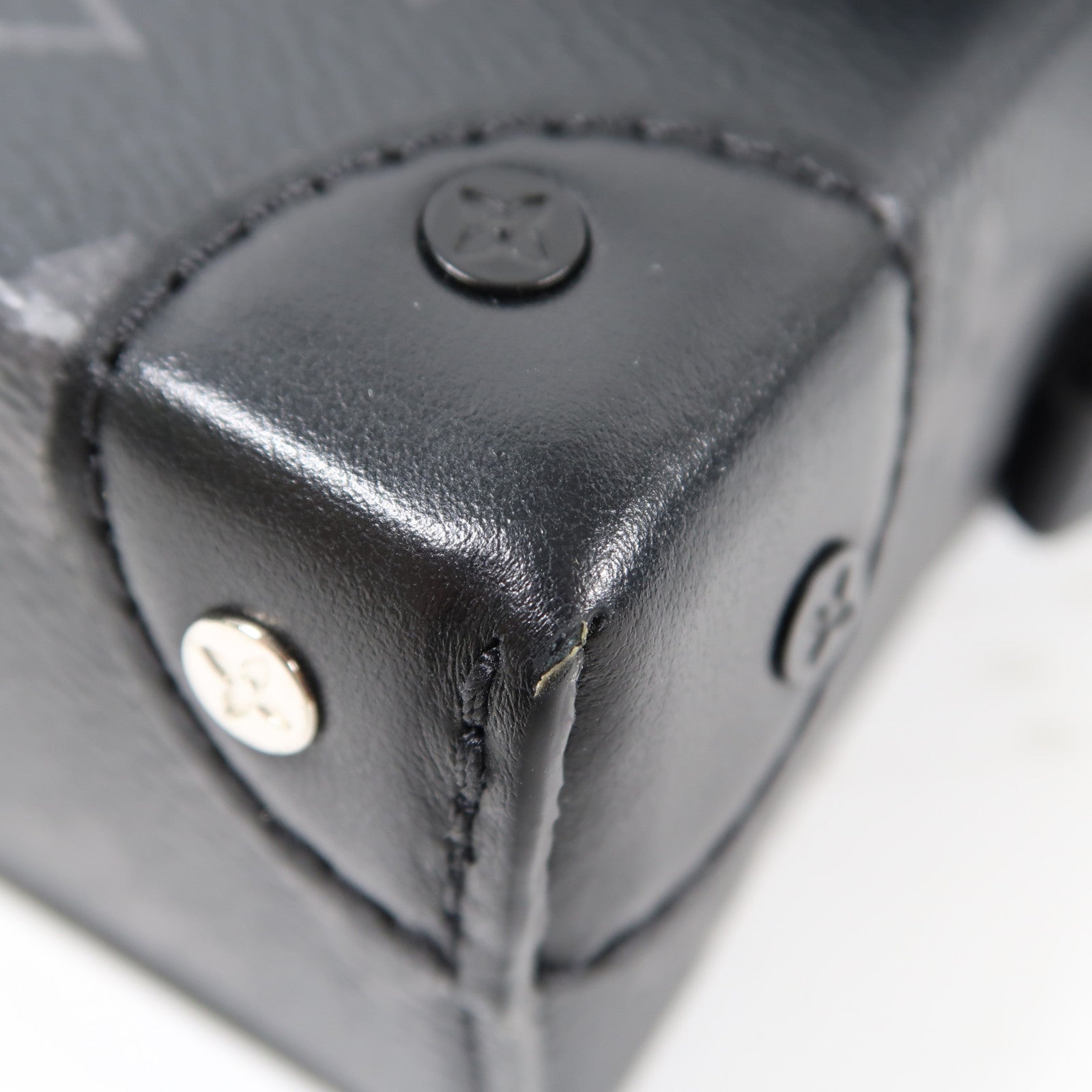 LOUIS VUITTON Monogram Eclipse Steamer Wearable Wallet肩背袋黑色