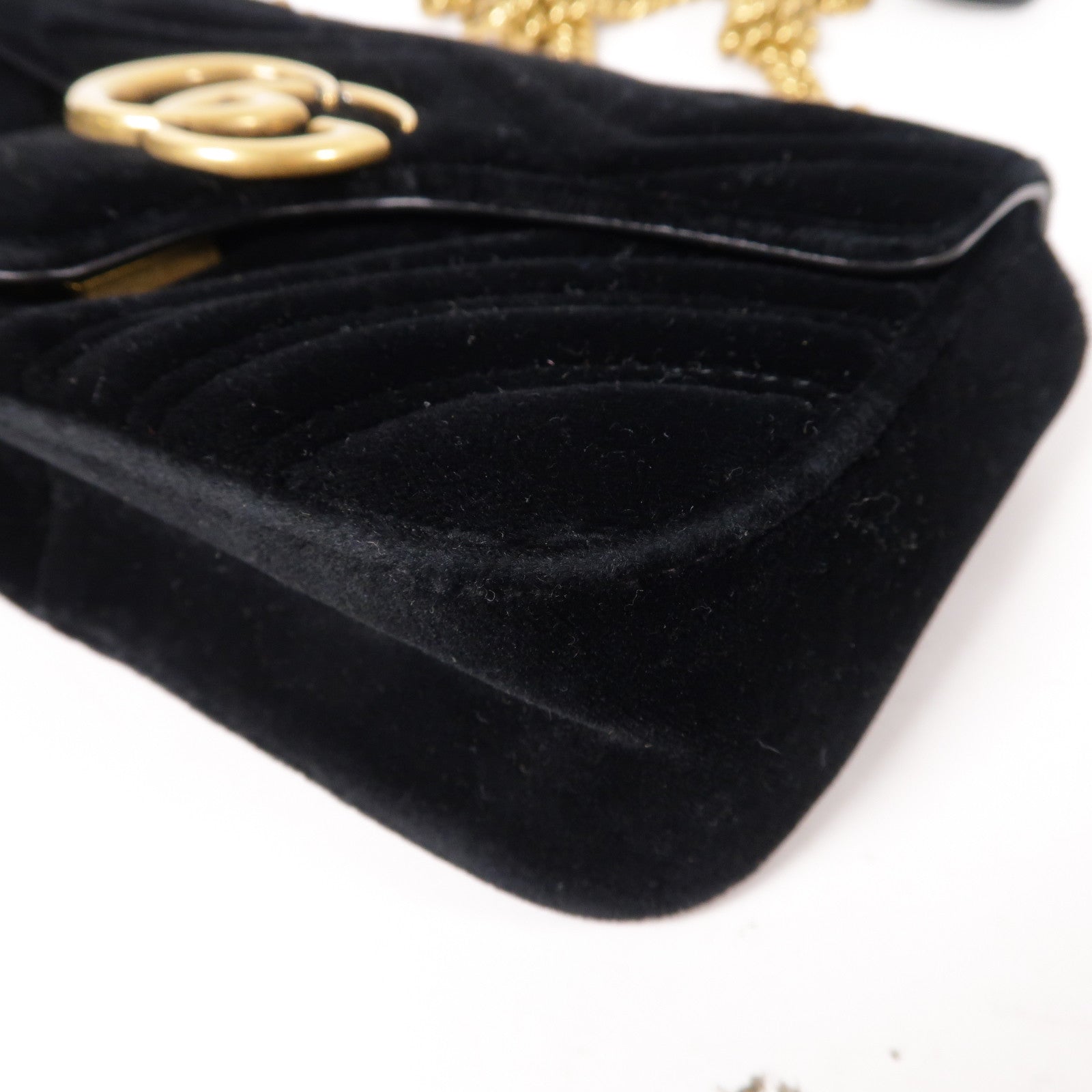GUCCI 天鵝絨Mini GG Marmont金扣鏈帶肩背袋黑色