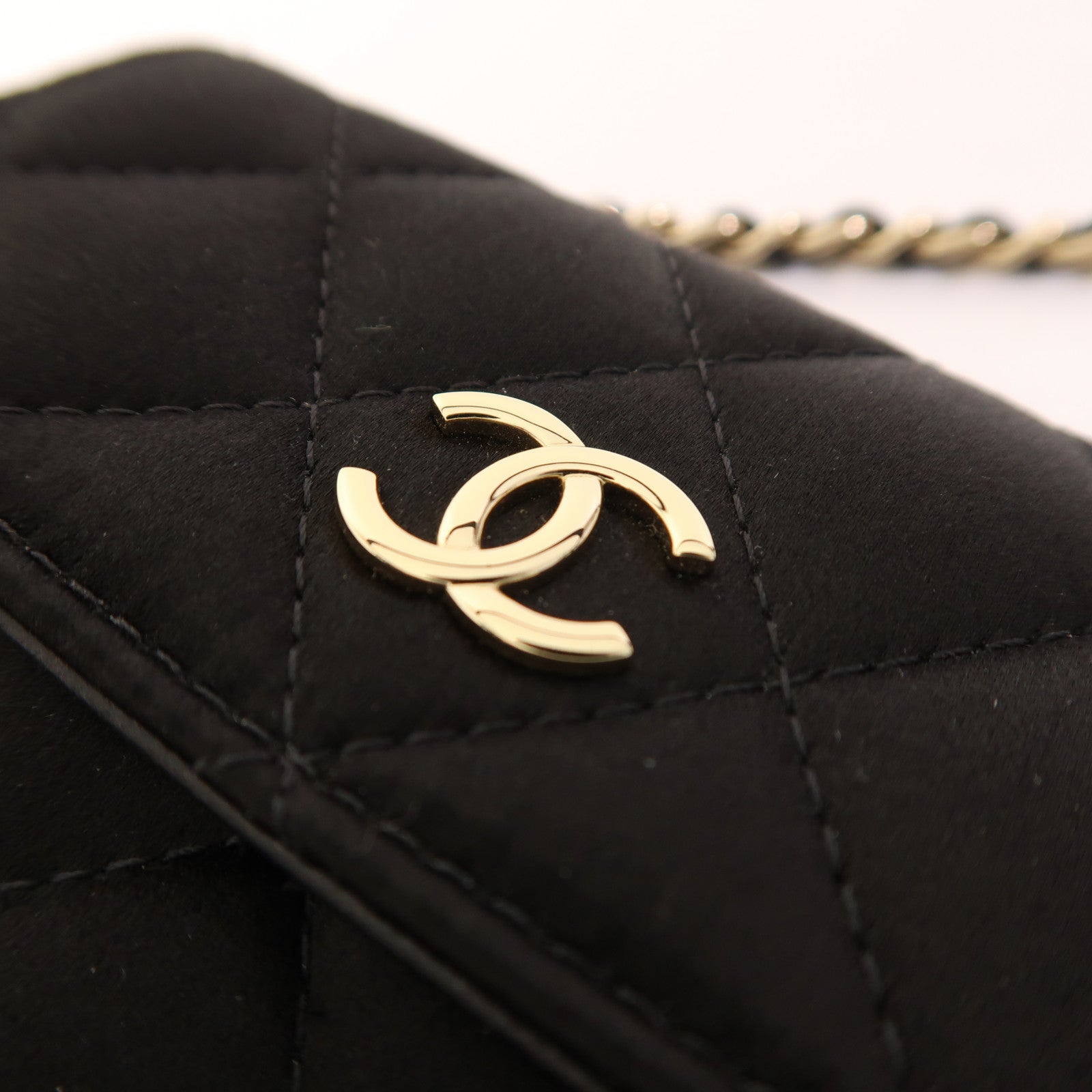 CHANEL Satin Chain Shoulder金扣鏈帶肩背袋