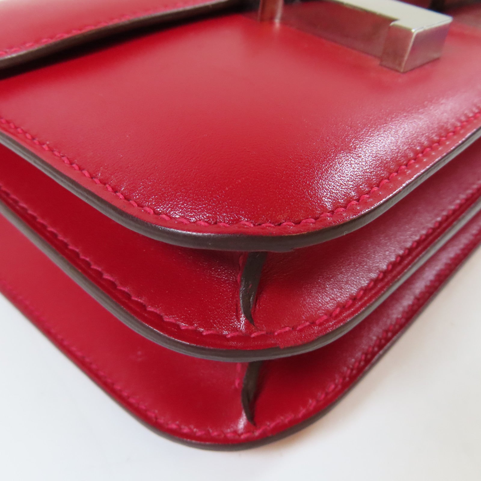 HERMES 【激減優惠】Swift皮革Constance Mini銀扣肩背袋Rouge/紅色