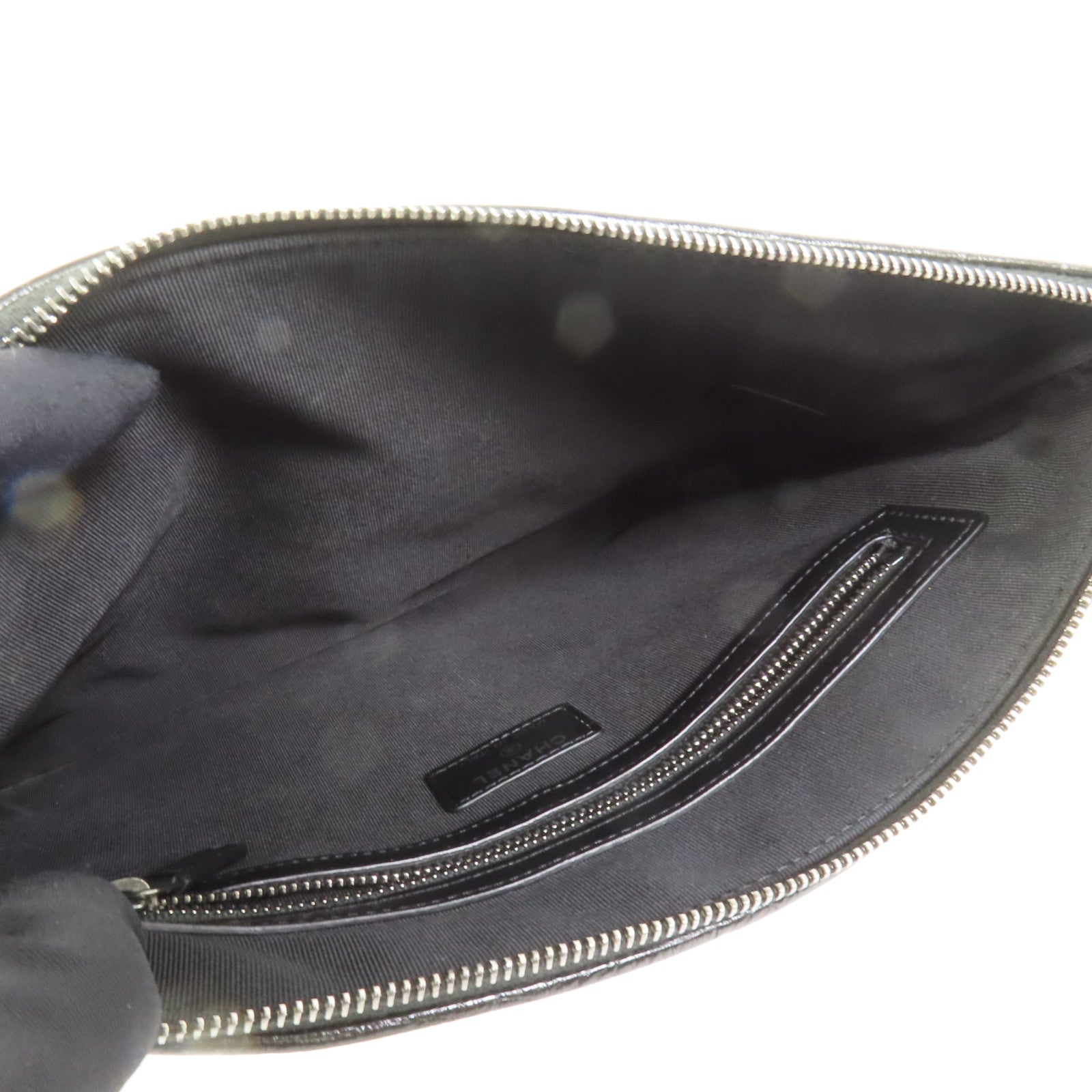 CHANEL 牛皮皮革Pouch金扣手拿包