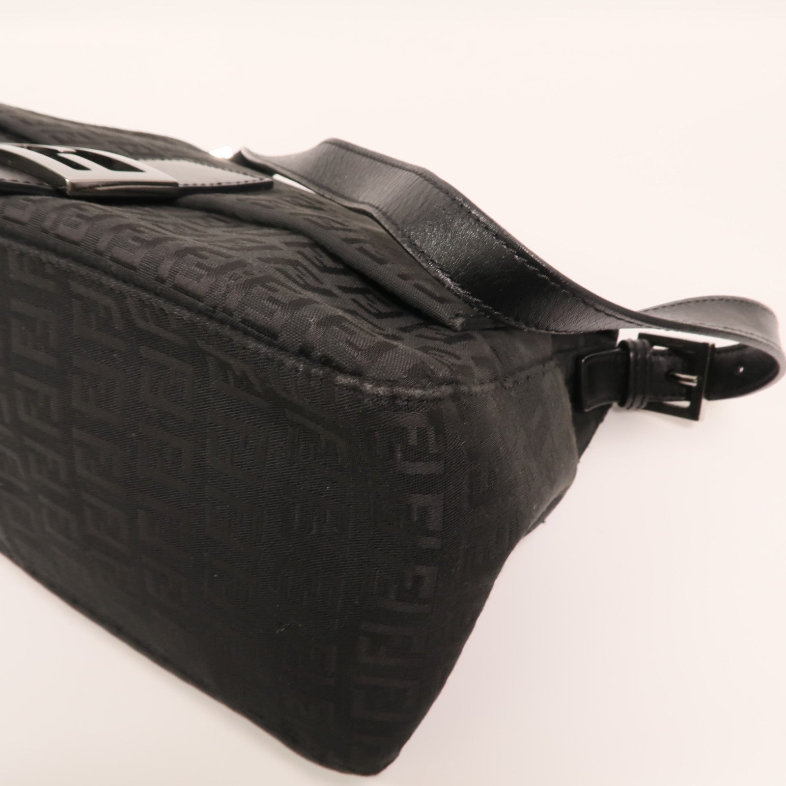 FENDI Zucchino Canvas Mamma Baguette銀扣肩背袋