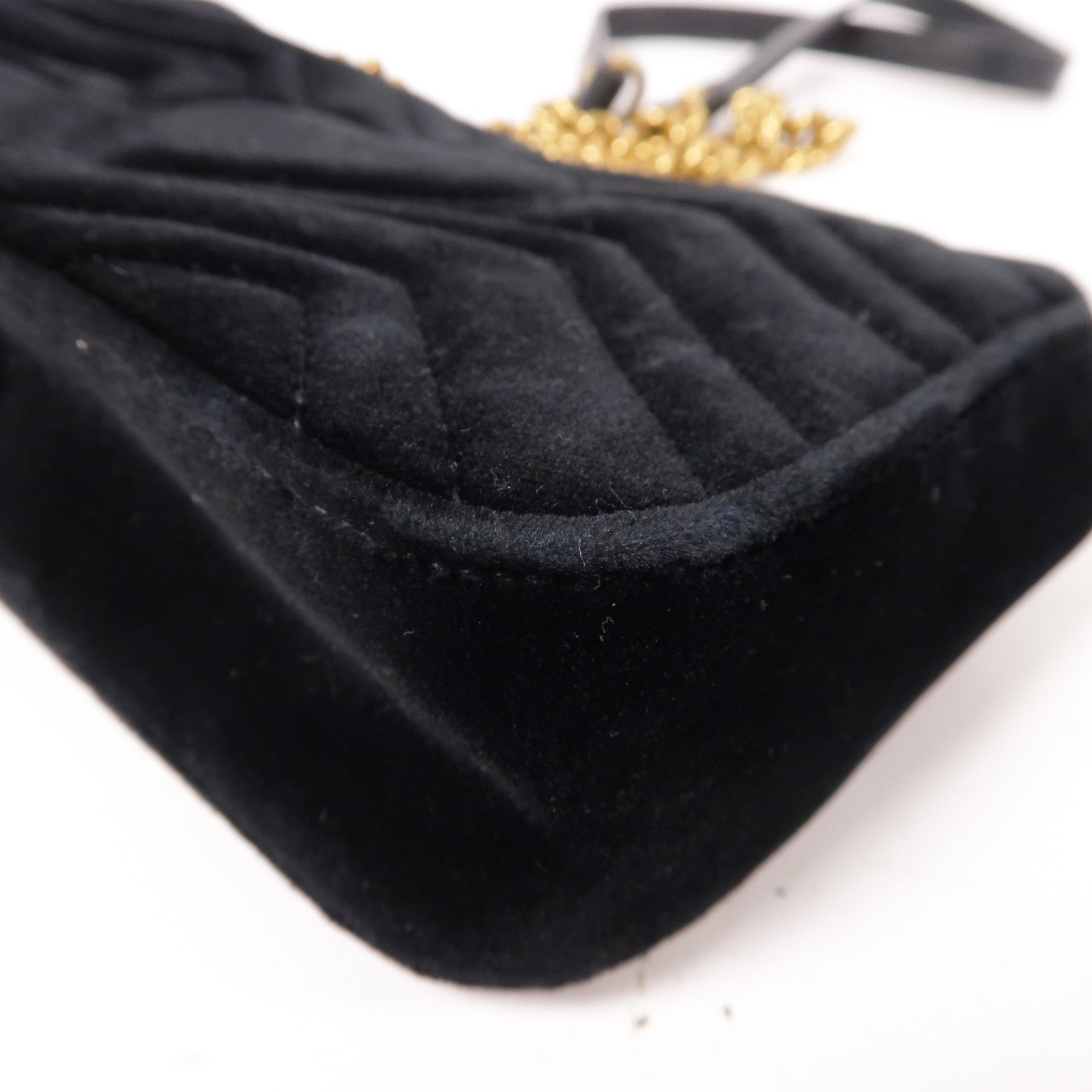 GUCCI 天鵝絨Mini GG Marmont金扣鏈帶肩背袋黑色